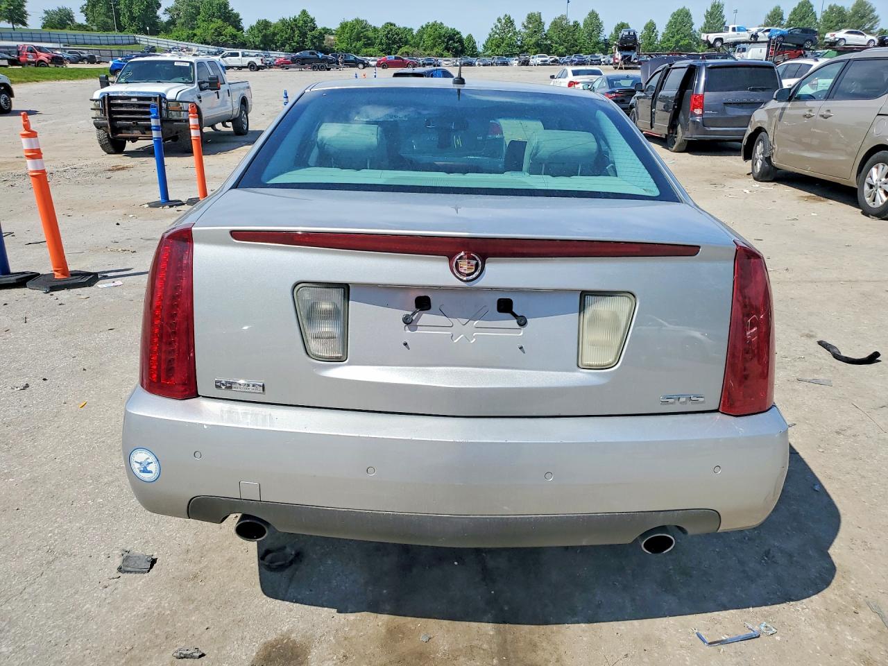 2007 Cadillac Sts Silver vin: 1G6DC67A170121501