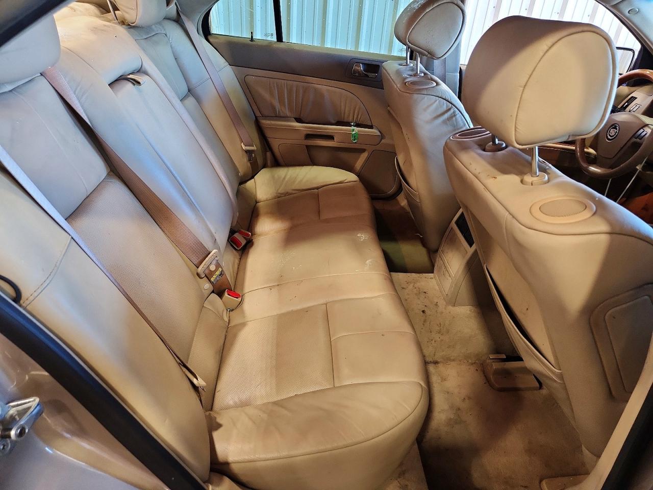 2006 Cadillac Sts Beige vin: 1G6DC67A360118307