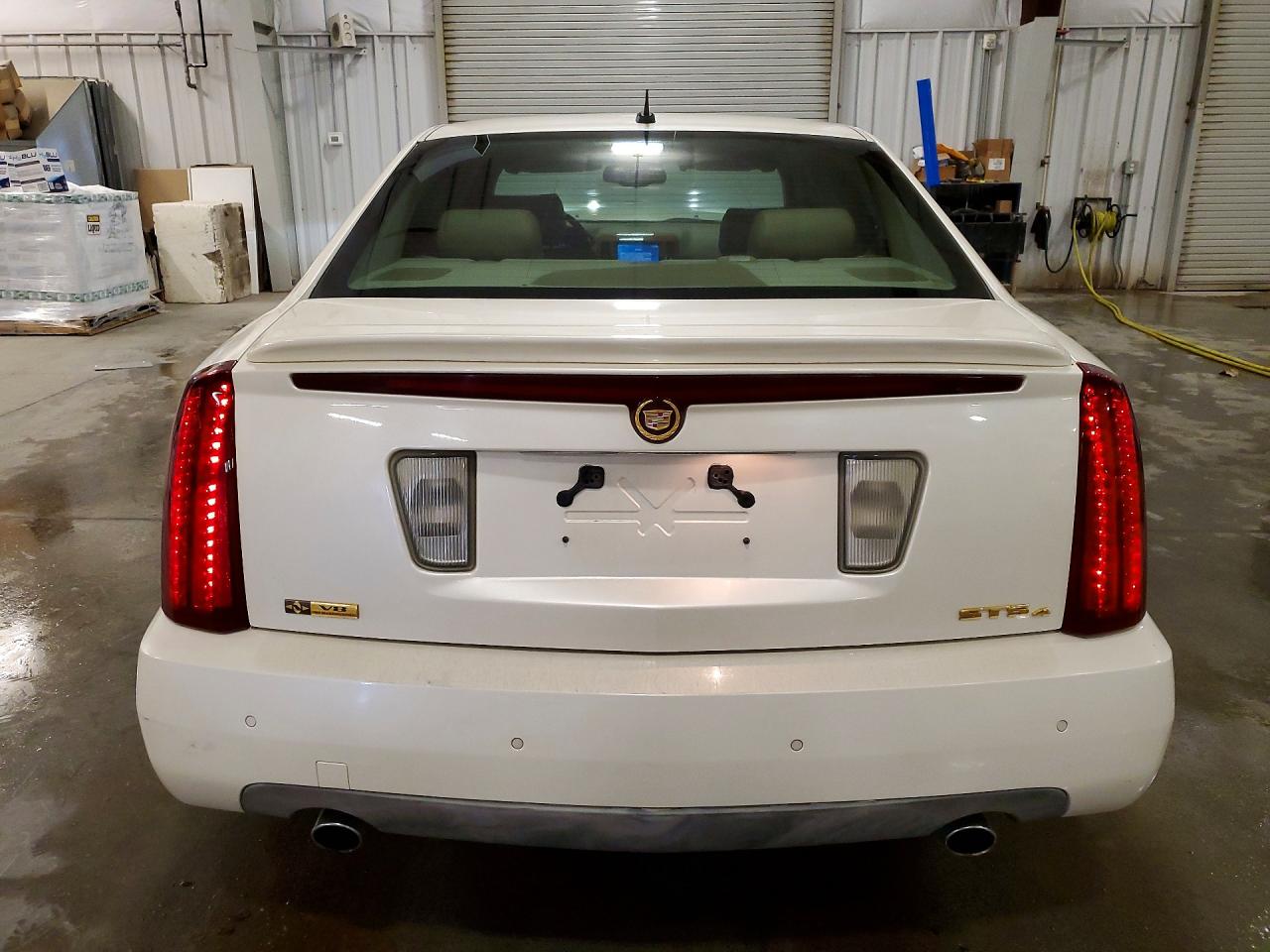 2007 Cadillac Sts White vin: 1G6DC67A370136095
