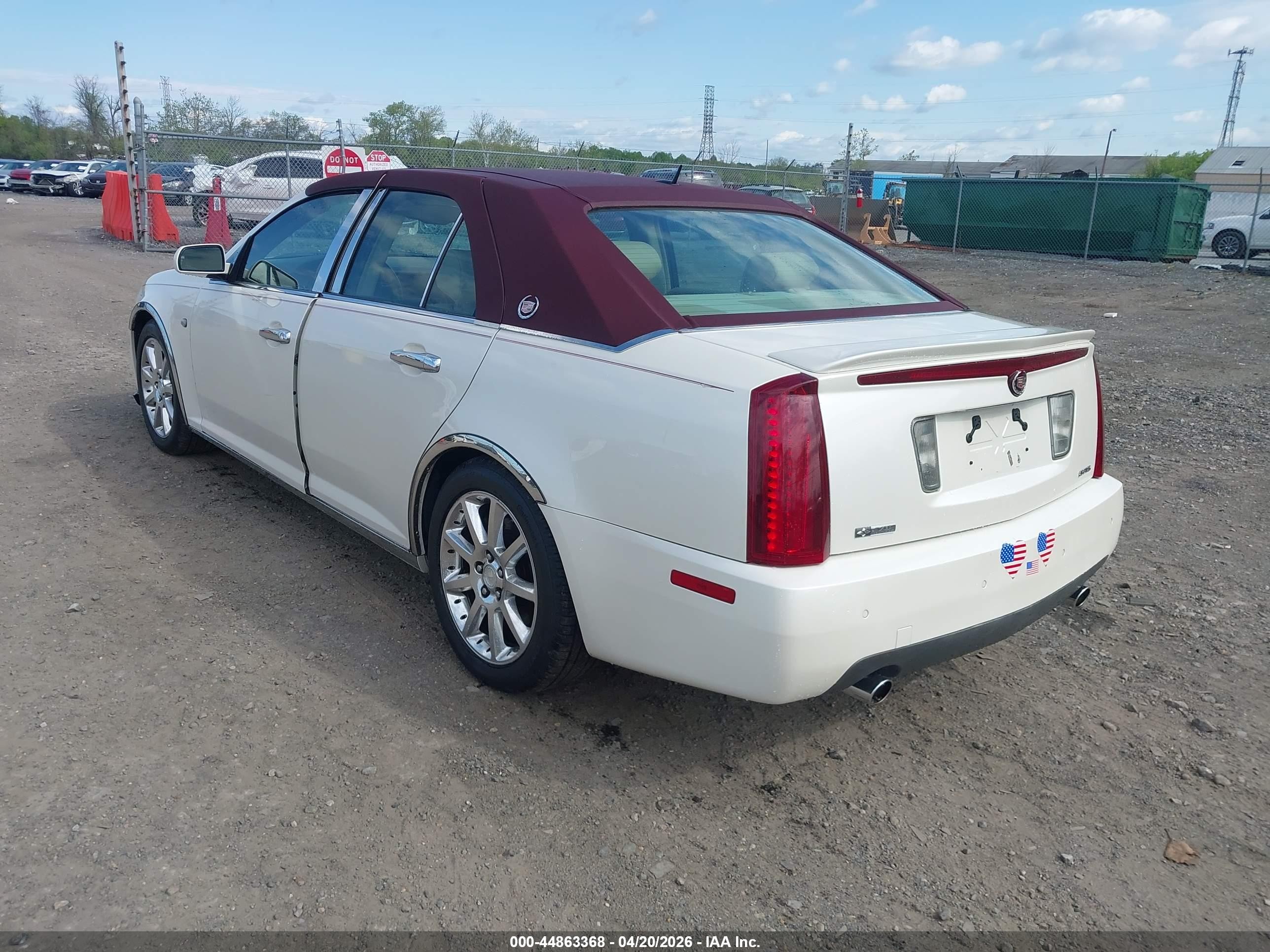 2005 Cadillac Sts V8 Cream vin: 1G6DC67A450196321