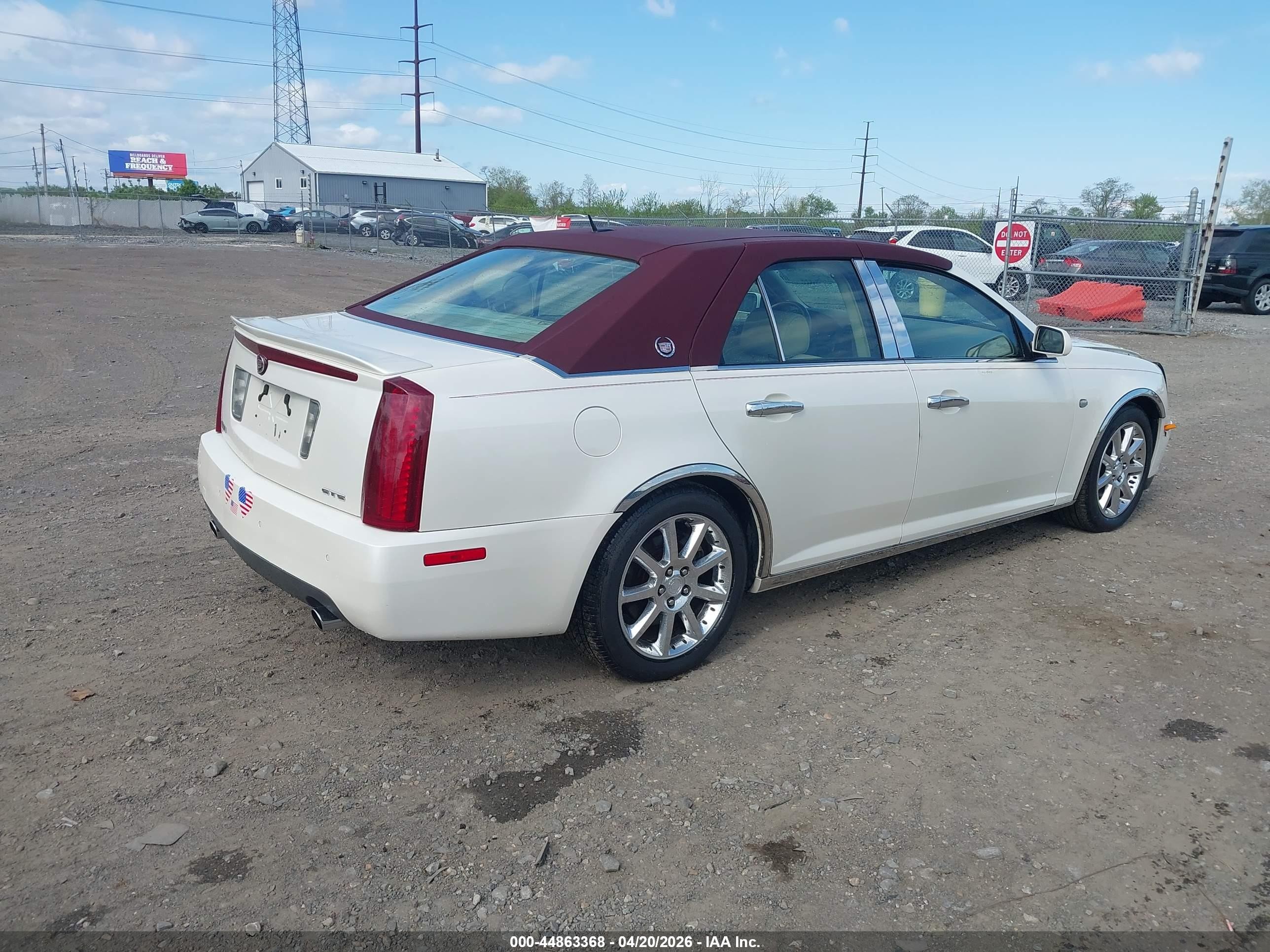 2005 Cadillac Sts V8 Cream vin: 1G6DC67A450196321
