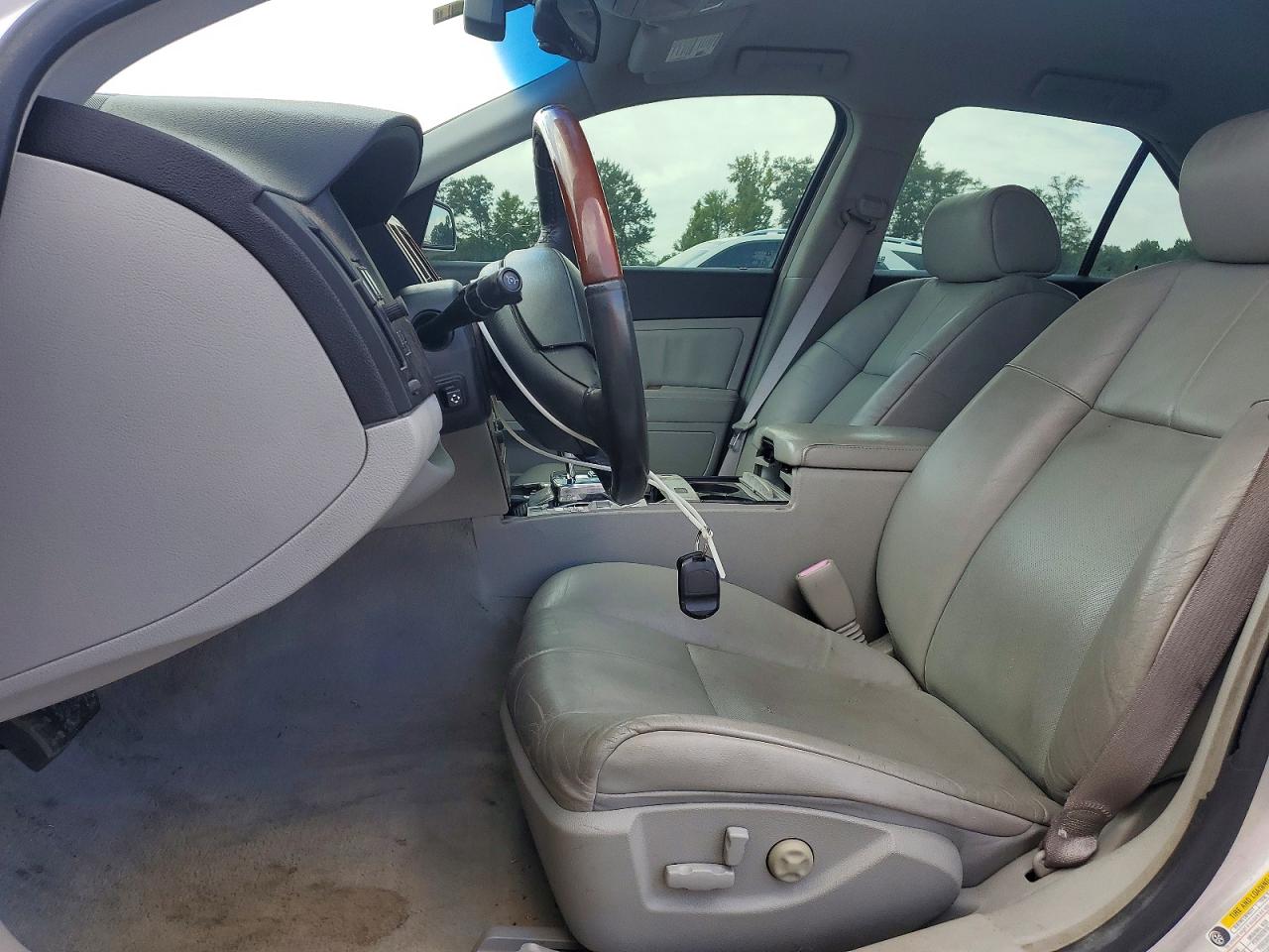2007 Cadillac Sts Silver vin: 1G6DC67A570113918