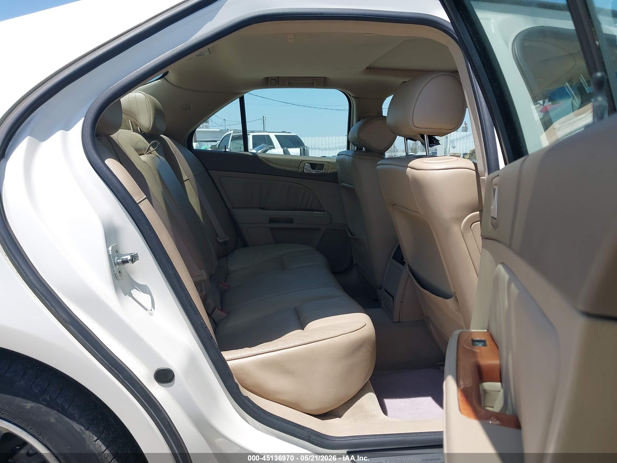 2005 Cadillac Sts   White vin: 1G6DC67A750231725