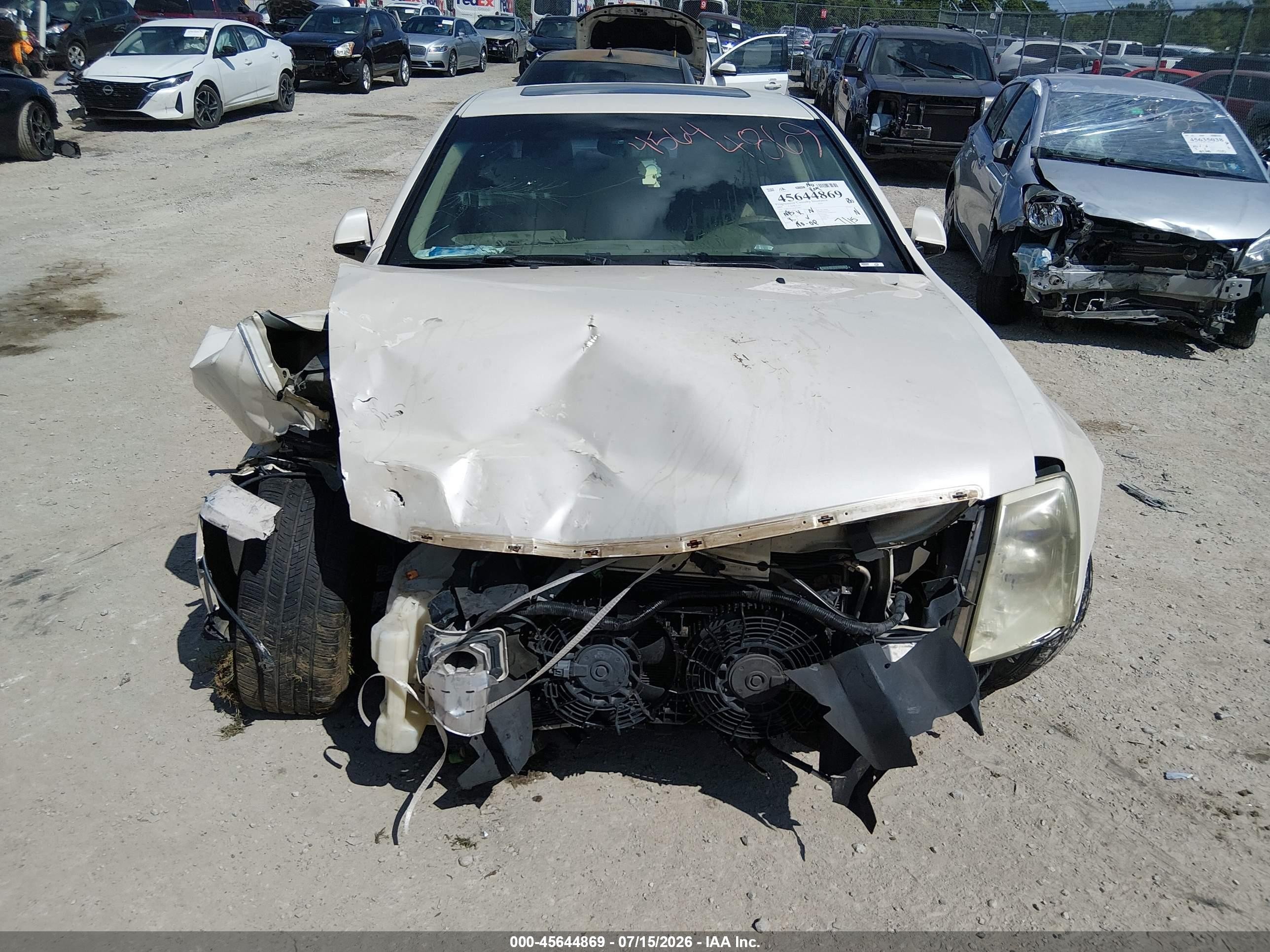 2005 Cadillac Sts V8 White vin: 1G6DC67A850155867