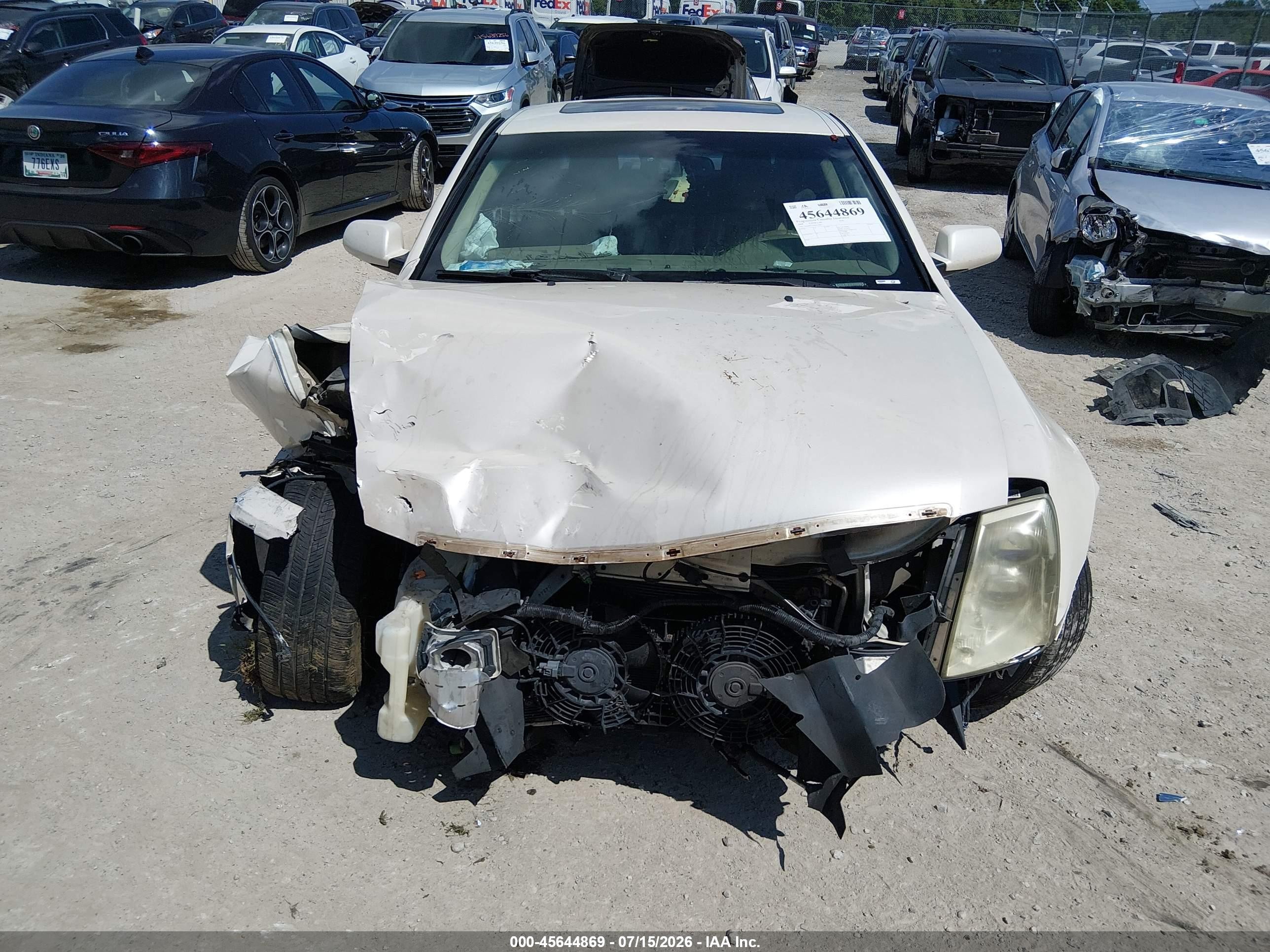 2005 Cadillac Sts V8 White vin: 1G6DC67A850155867