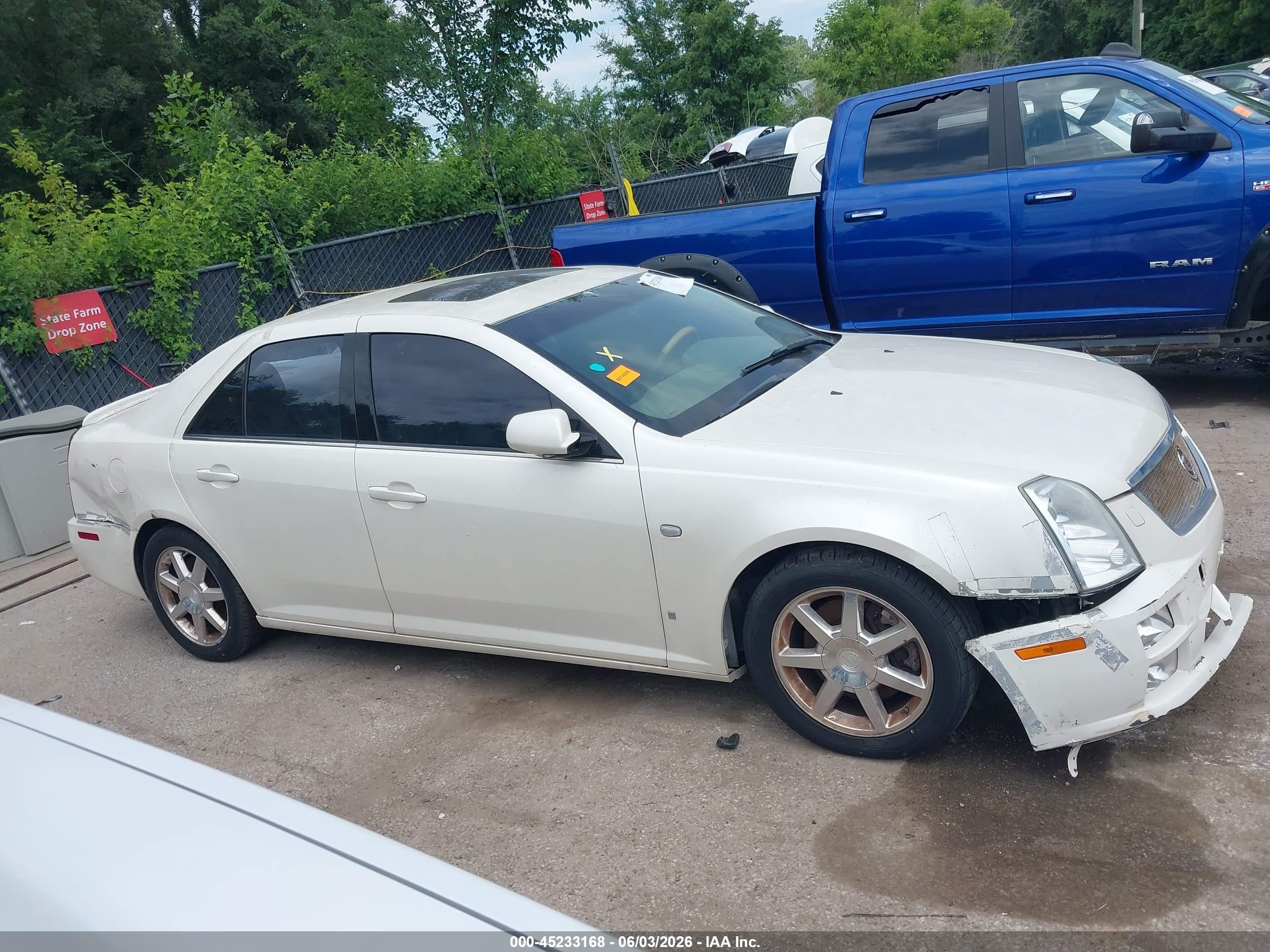2006 Cadillac Sts V8 White vin: 1G6DC67A860100644