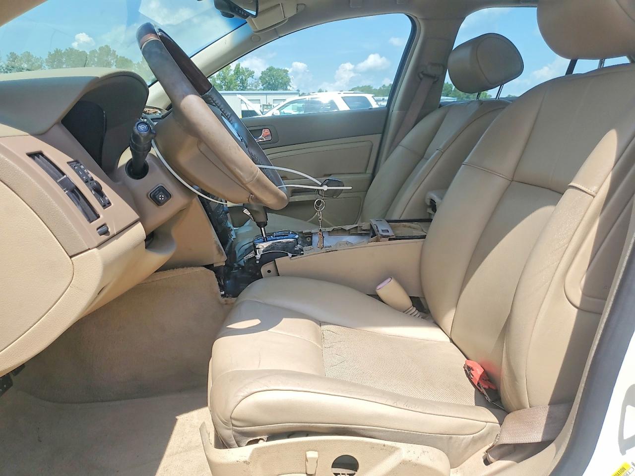 2007 Cadillac Sts Cream vin: 1G6DC67A870185289