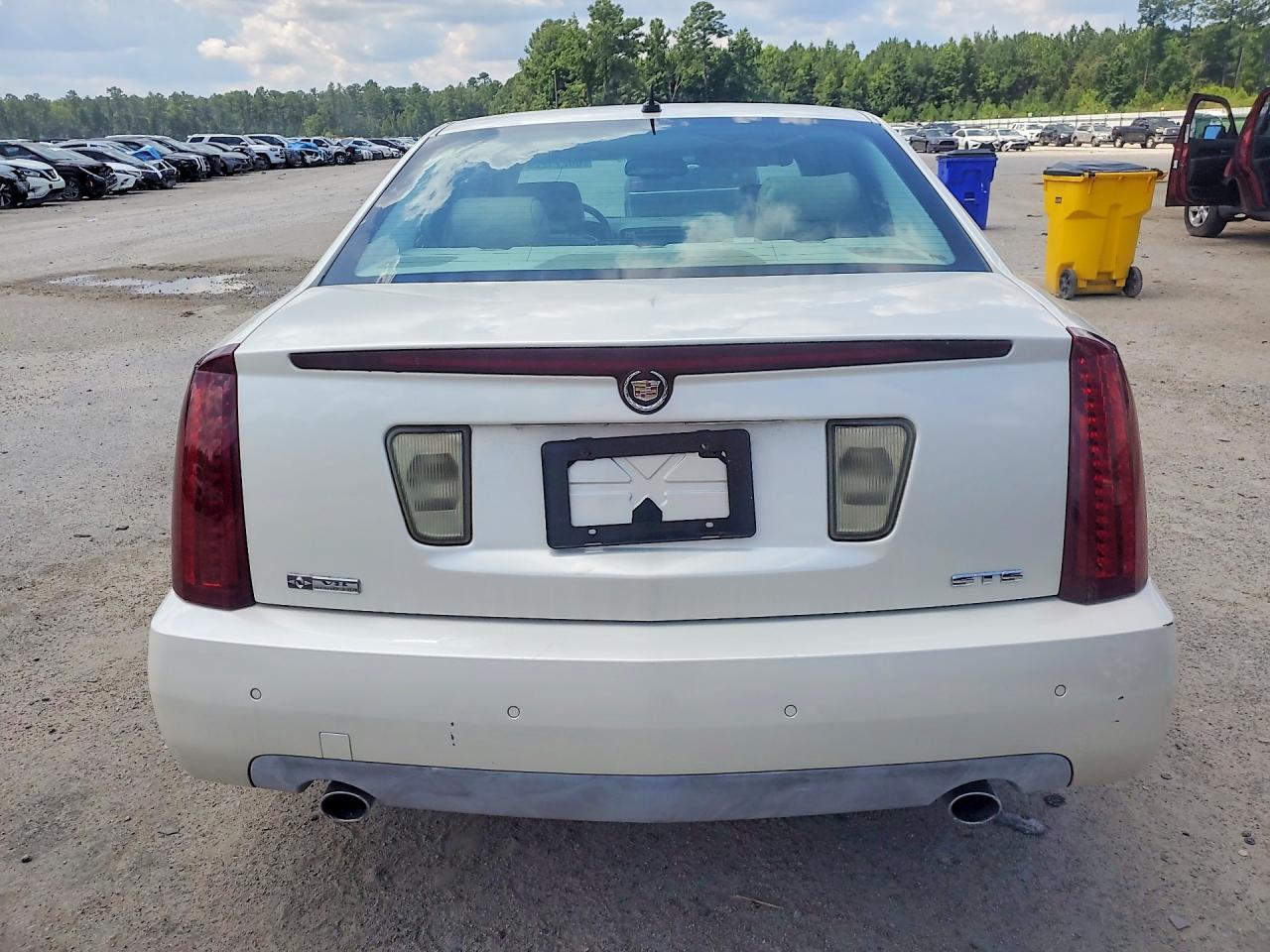 2007 Cadillac Sts Cream vin: 1G6DC67A870185289