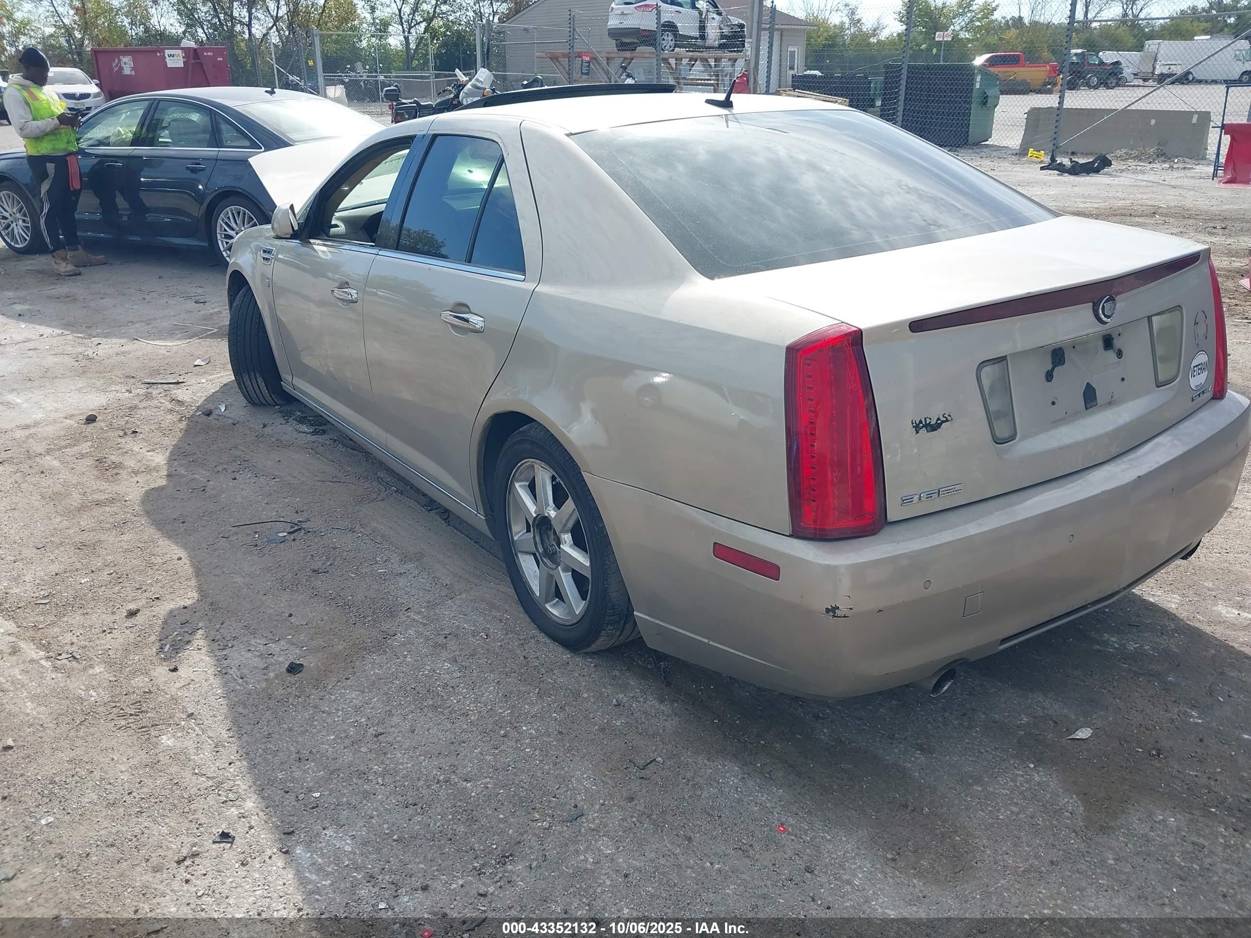 2008 Cadillac Sts V6 Gold vin: 1G6DD67V580148296