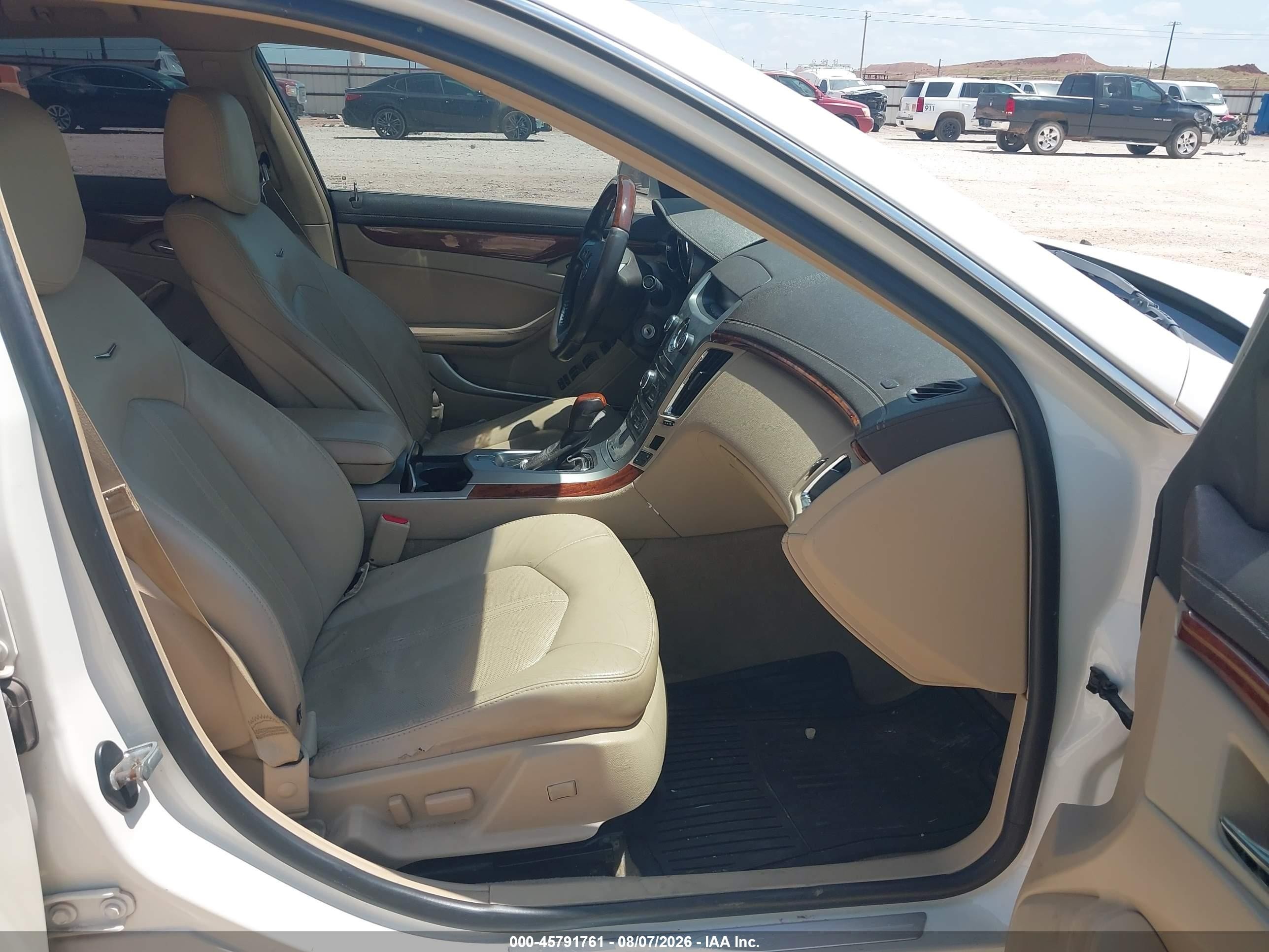 2012 Cadillac Cts Luxury Белый vin: 1G6DE5E52C0148789