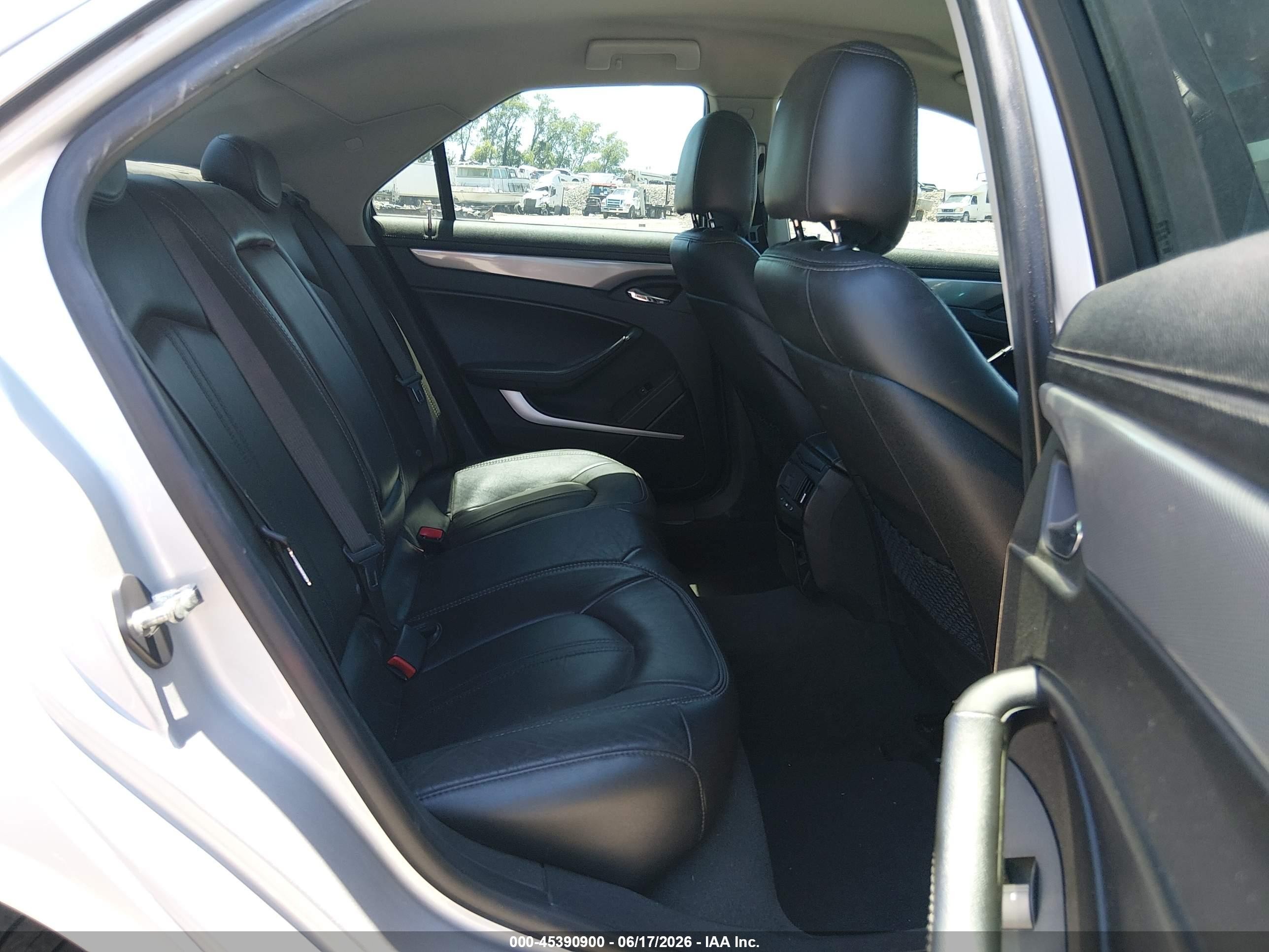 2013 Cadillac Cts Luxury Silver vin: 1G6DE5E55D0157052