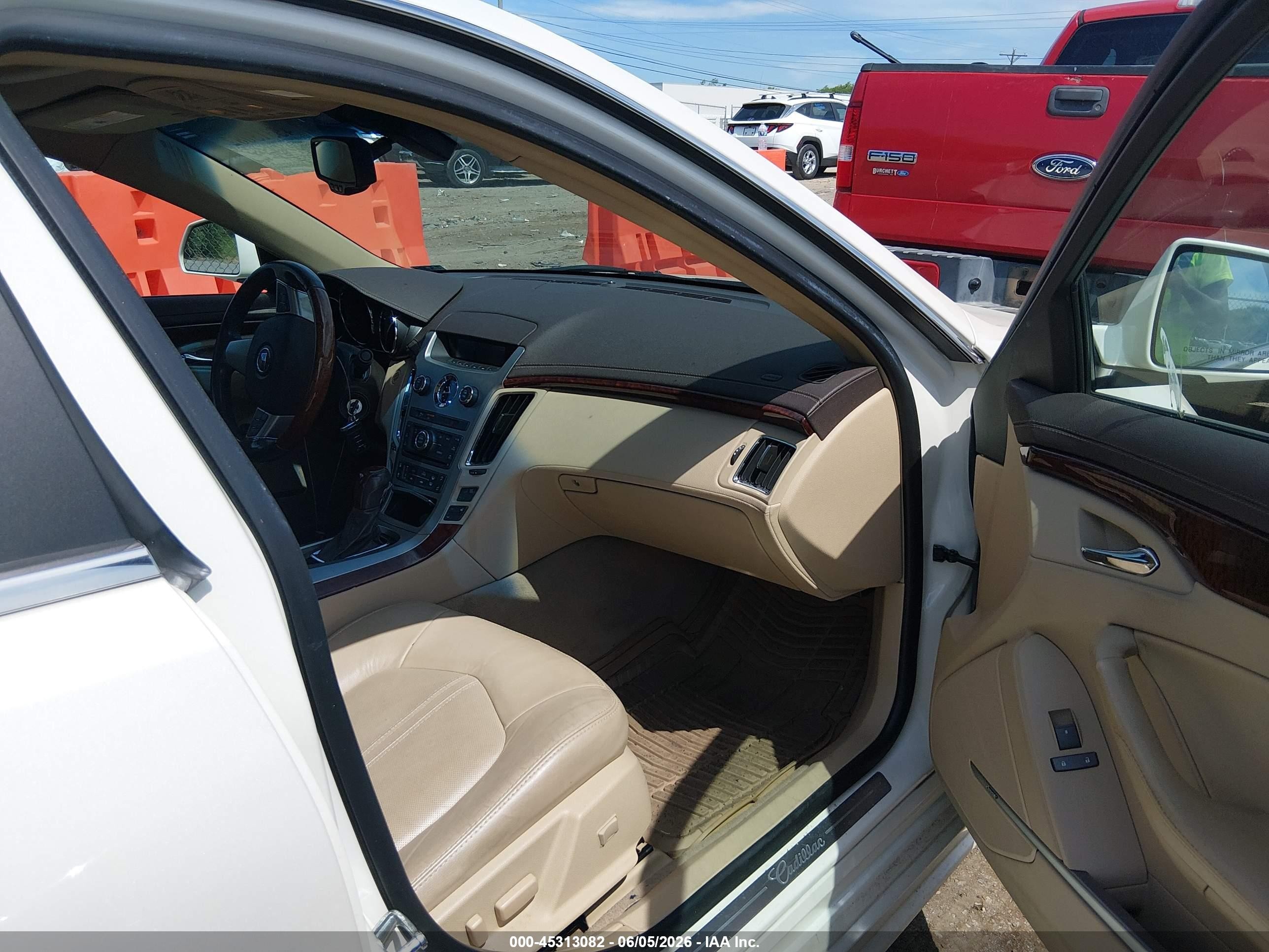 2012 Cadillac Cts Luxury White vin: 1G6DE5E56C0100714
