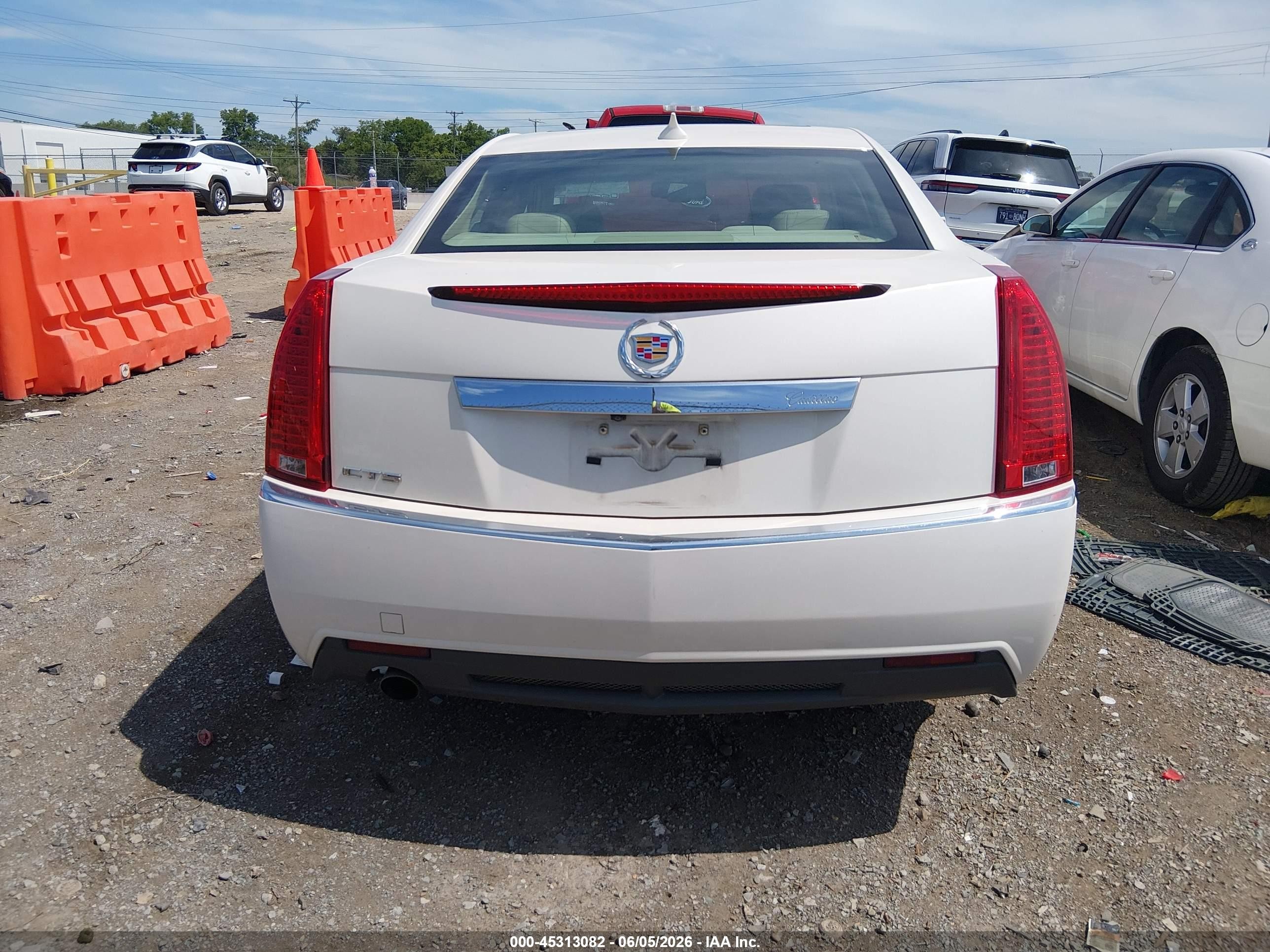 2012 Cadillac Cts Luxury White vin: 1G6DE5E56C0100714