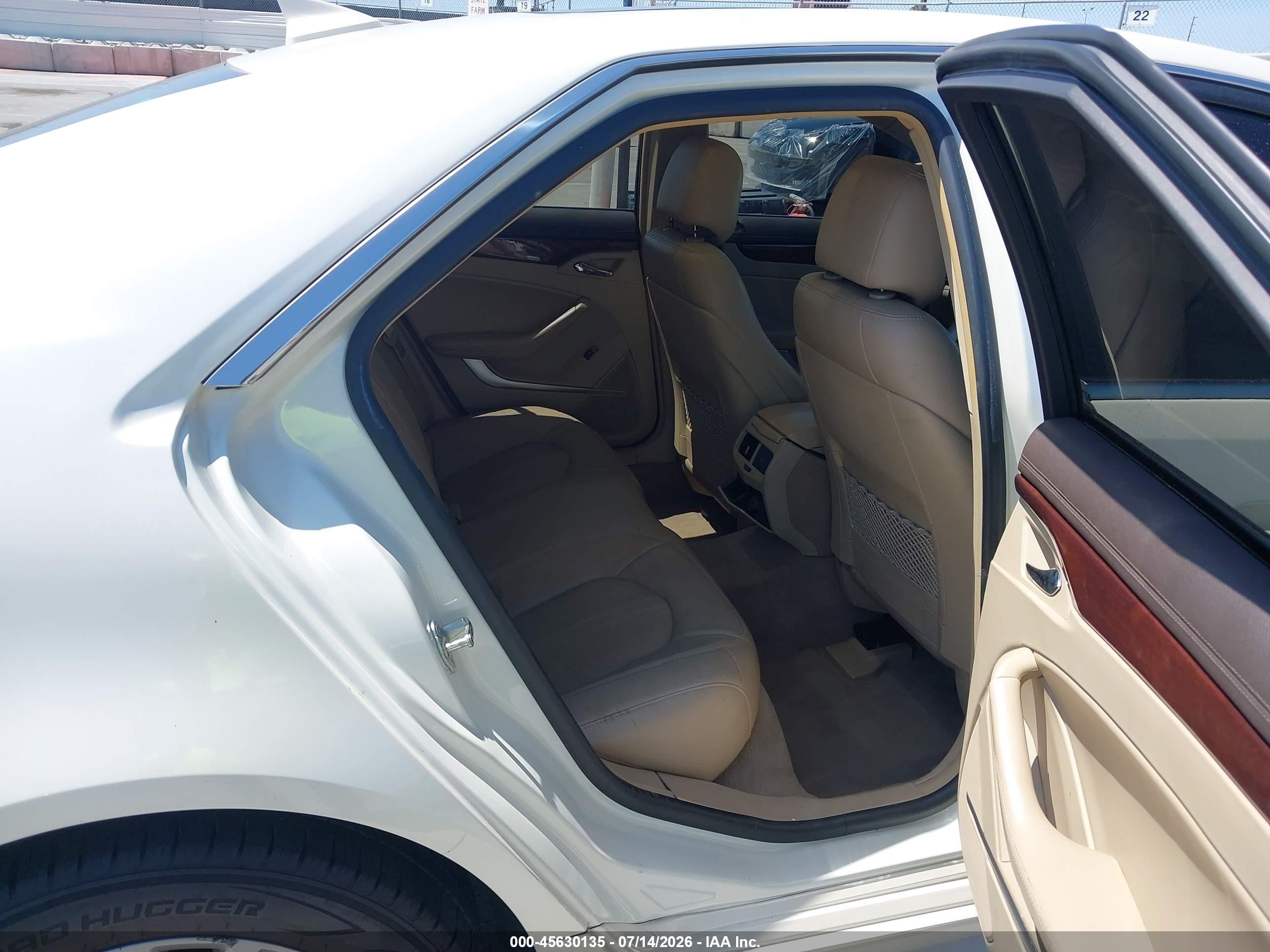 2011 Cadillac Cts Luxury White vin: 1G6DE5EY6B0108613