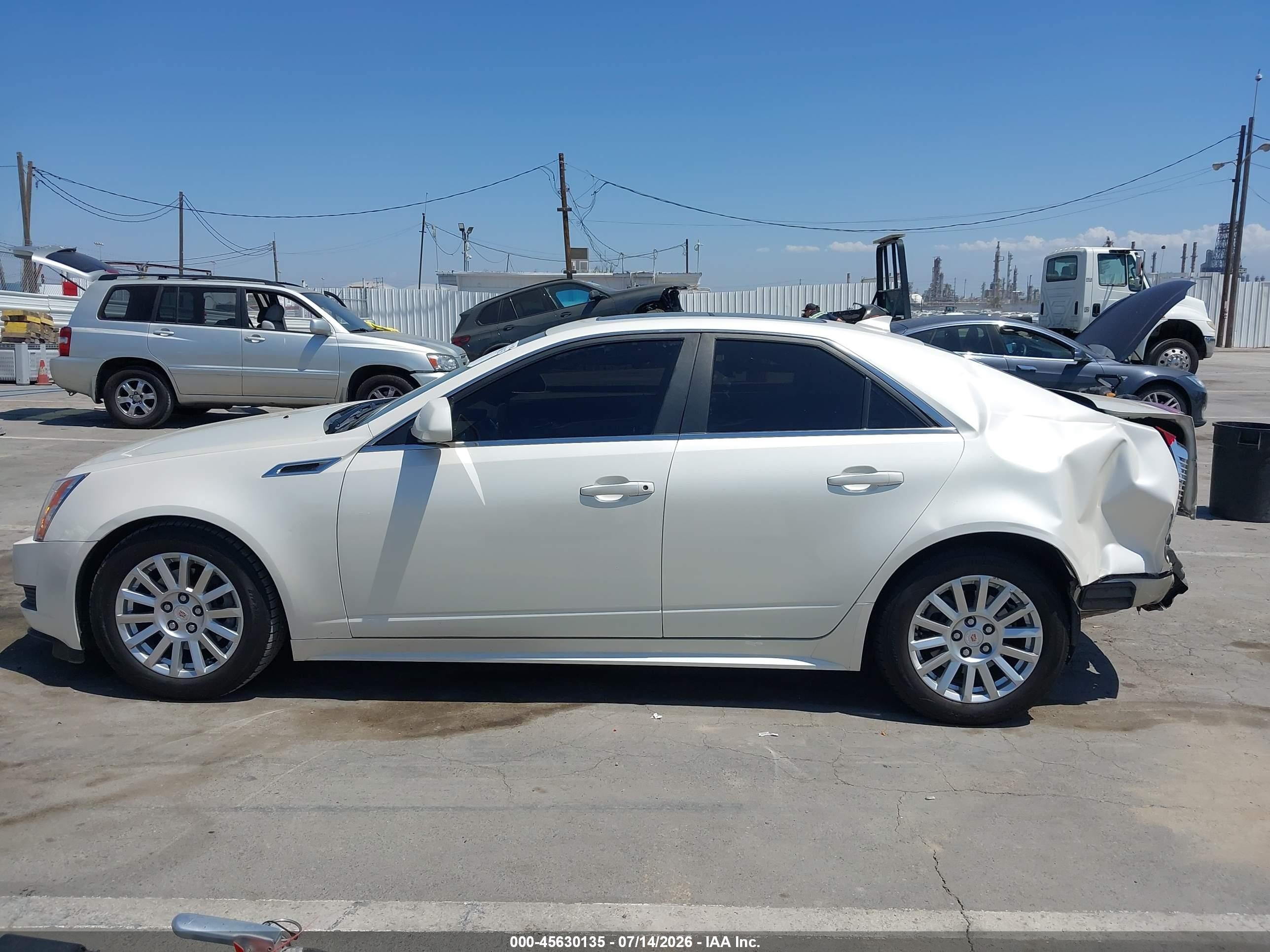 2011 Cadillac Cts Luxury White vin: 1G6DE5EY6B0108613