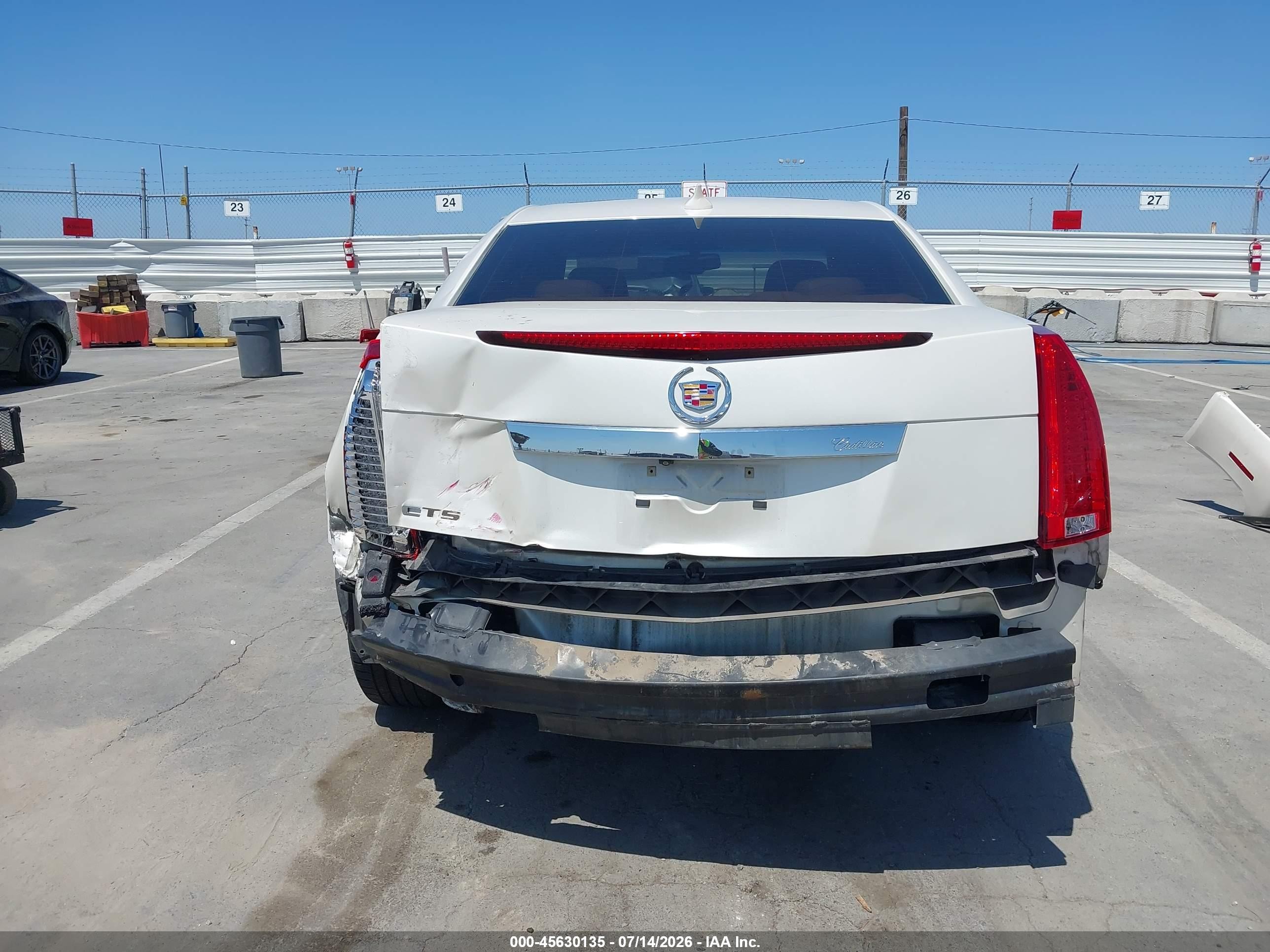 2011 Cadillac Cts Luxury White vin: 1G6DE5EY6B0108613
