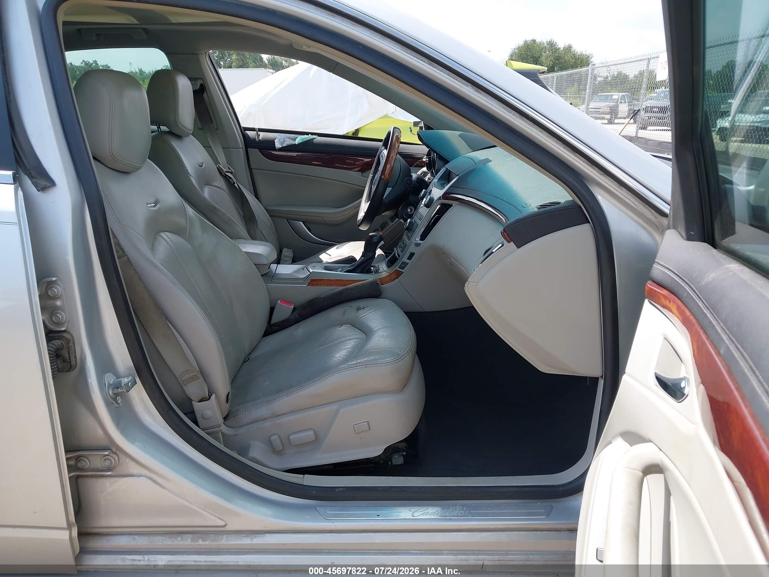 2011 Cadillac Cts Luxury Silver vin: 1G6DE5EY7B0101833