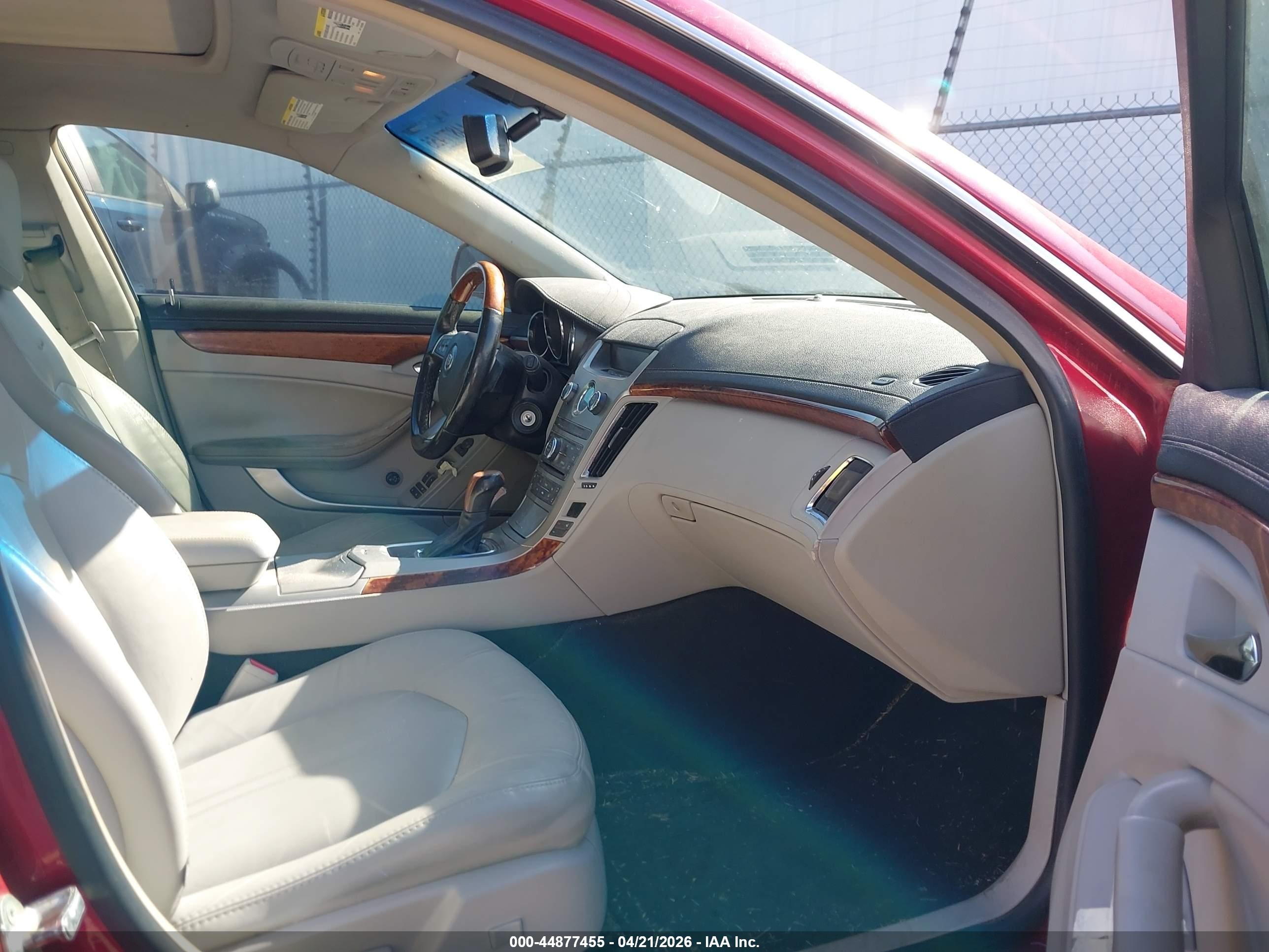 2011 Cadillac Cts Luxury Red vin: 1G6DE8EY1B0107760
