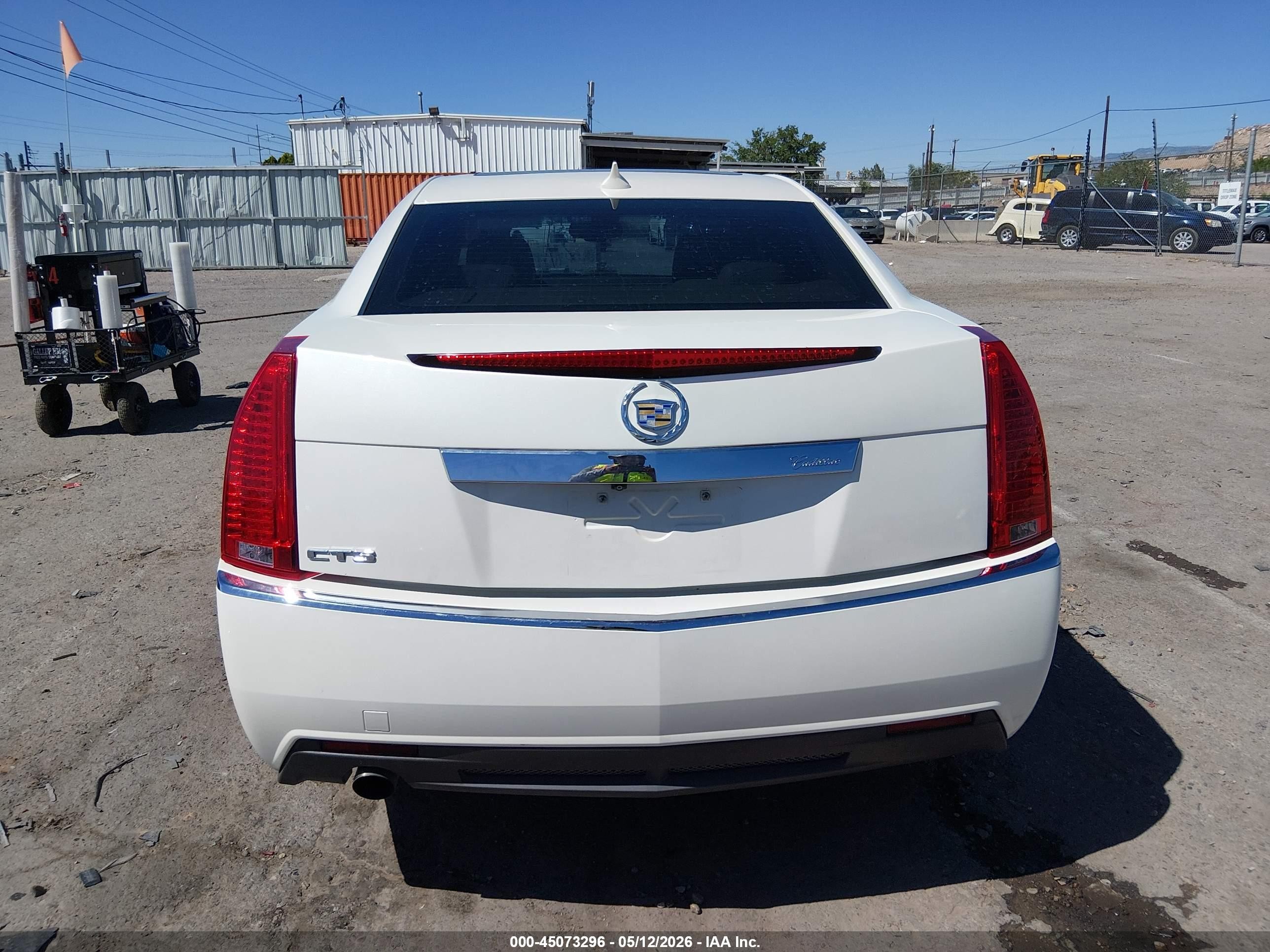2013 Cadillac Cts Luxury White vin: 1G6DF5E57D0161682
