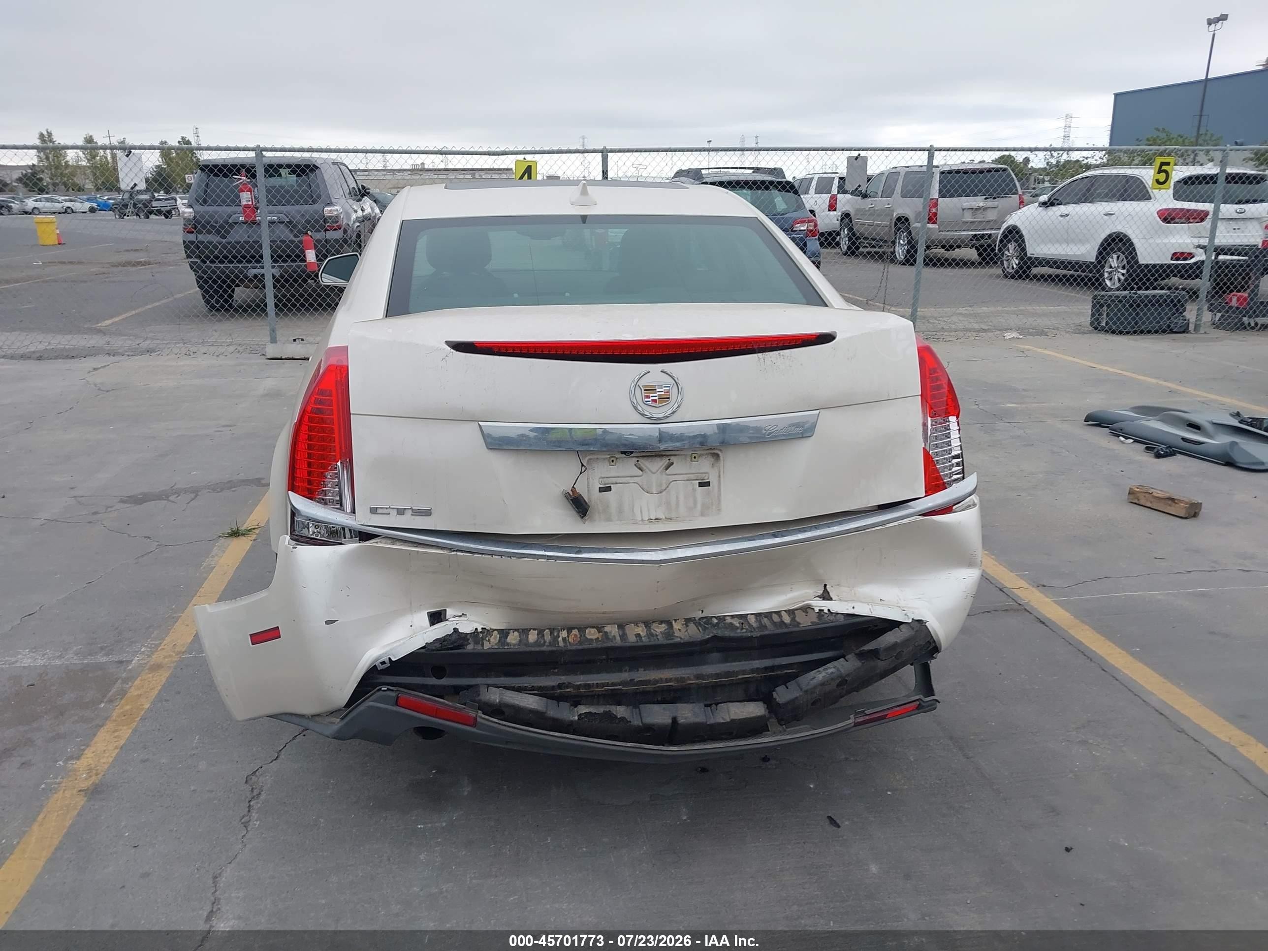2013 Cadillac Cts Luxury Белый vin: 1G6DF5E59D0108272