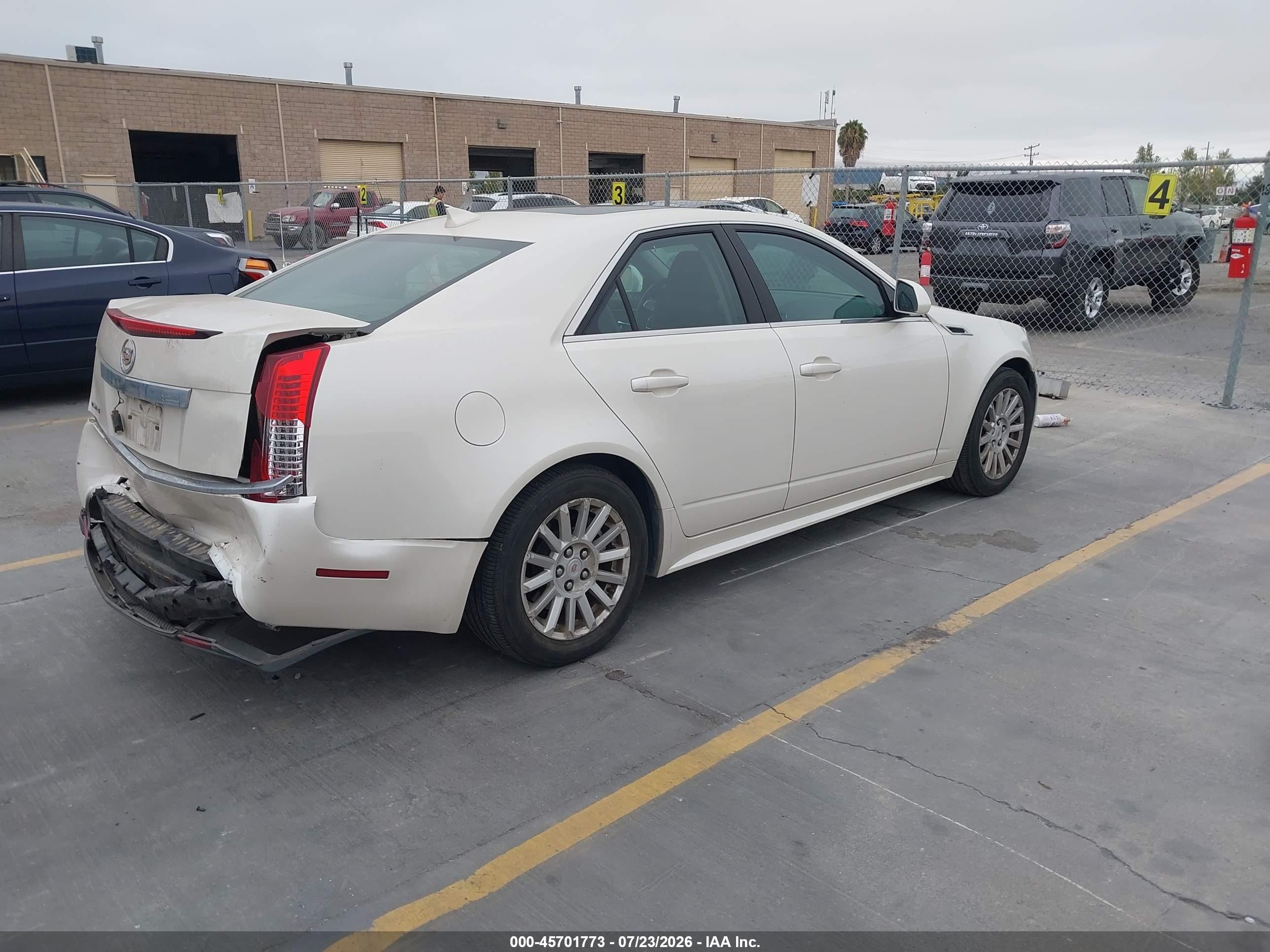 2013 Cadillac Cts Luxury Белый vin: 1G6DF5E59D0108272