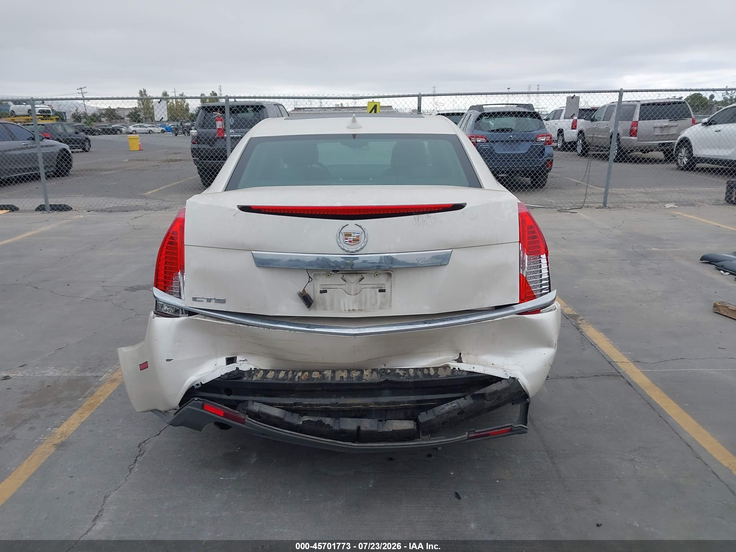2013 Cadillac Cts Luxury Белый vin: 1G6DF5E59D0108272