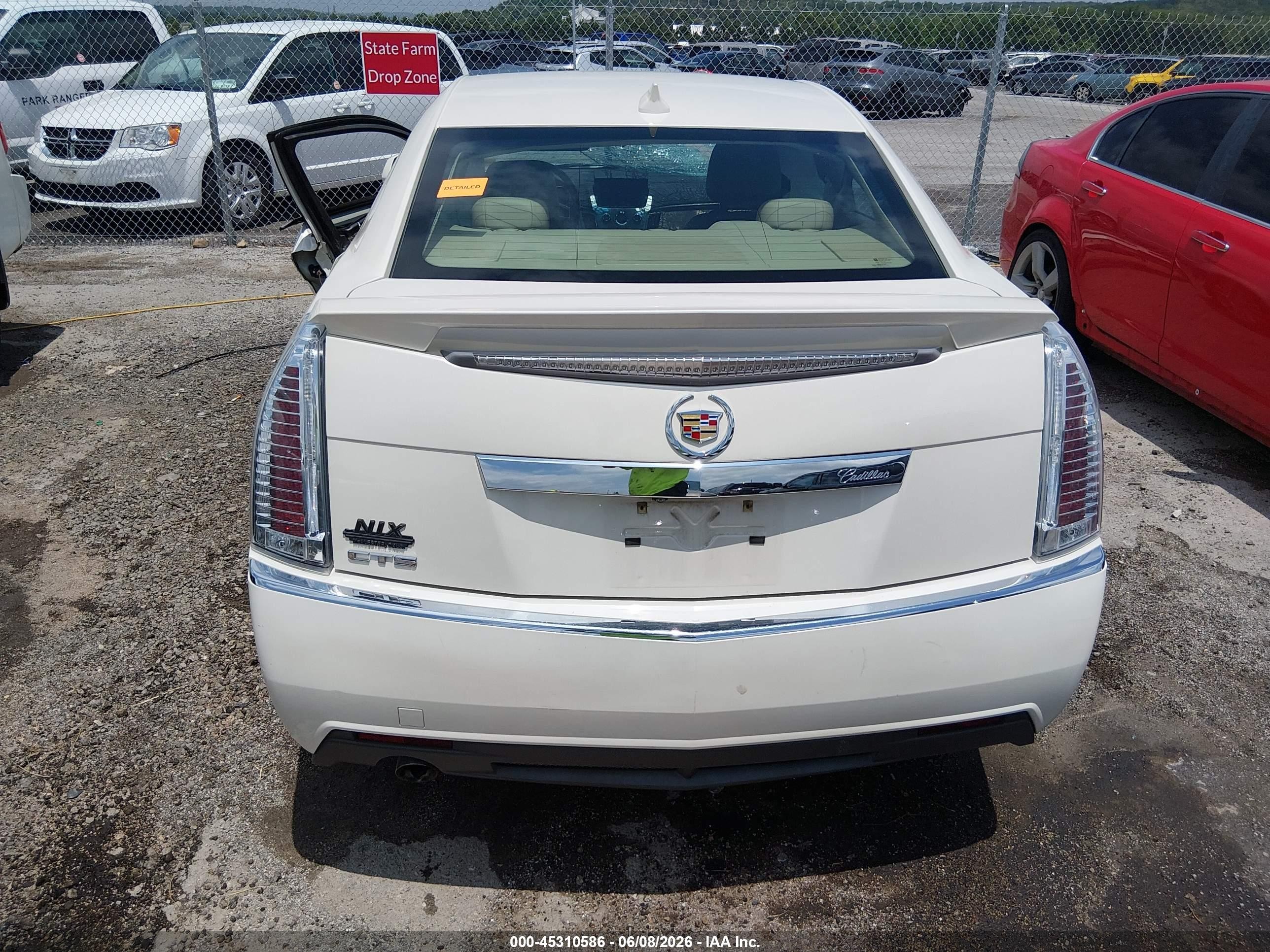 2013 Cadillac Cts Luxury White vin: 1G6DF5E59D0135908