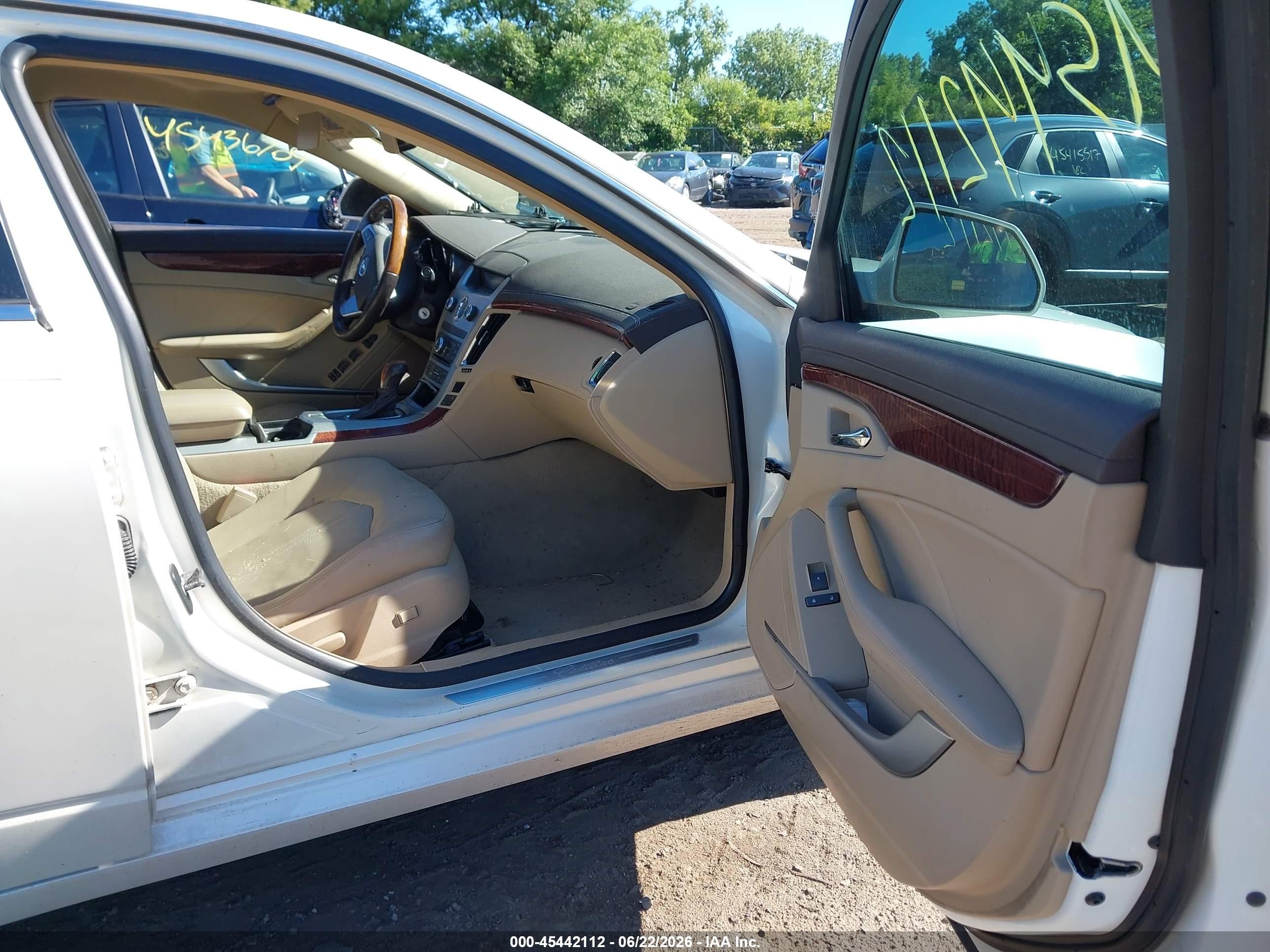 2008 Cadillac Cts Awd W/1sa White vin: 1G6DG577280151756