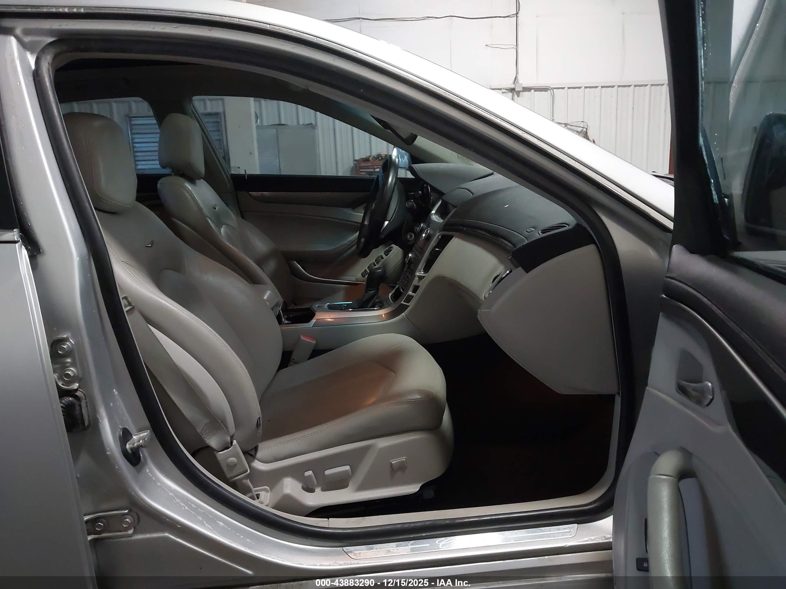2013 Cadillac Cts Luxury Silver vin: 1G6DG5E52D0108014