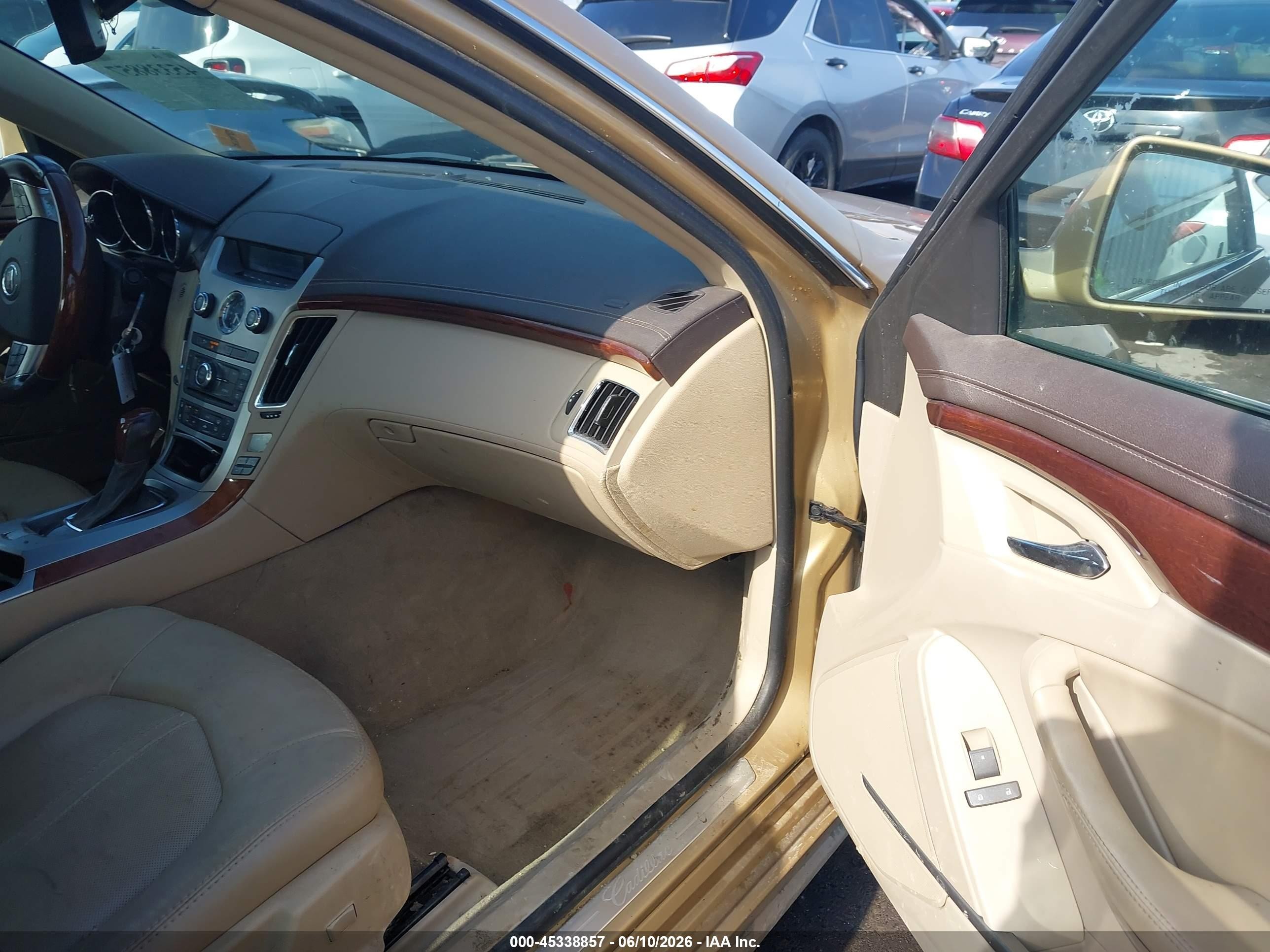 2013 Cadillac Cts Luxury Золотой vin: 1G6DG5E57D0102693