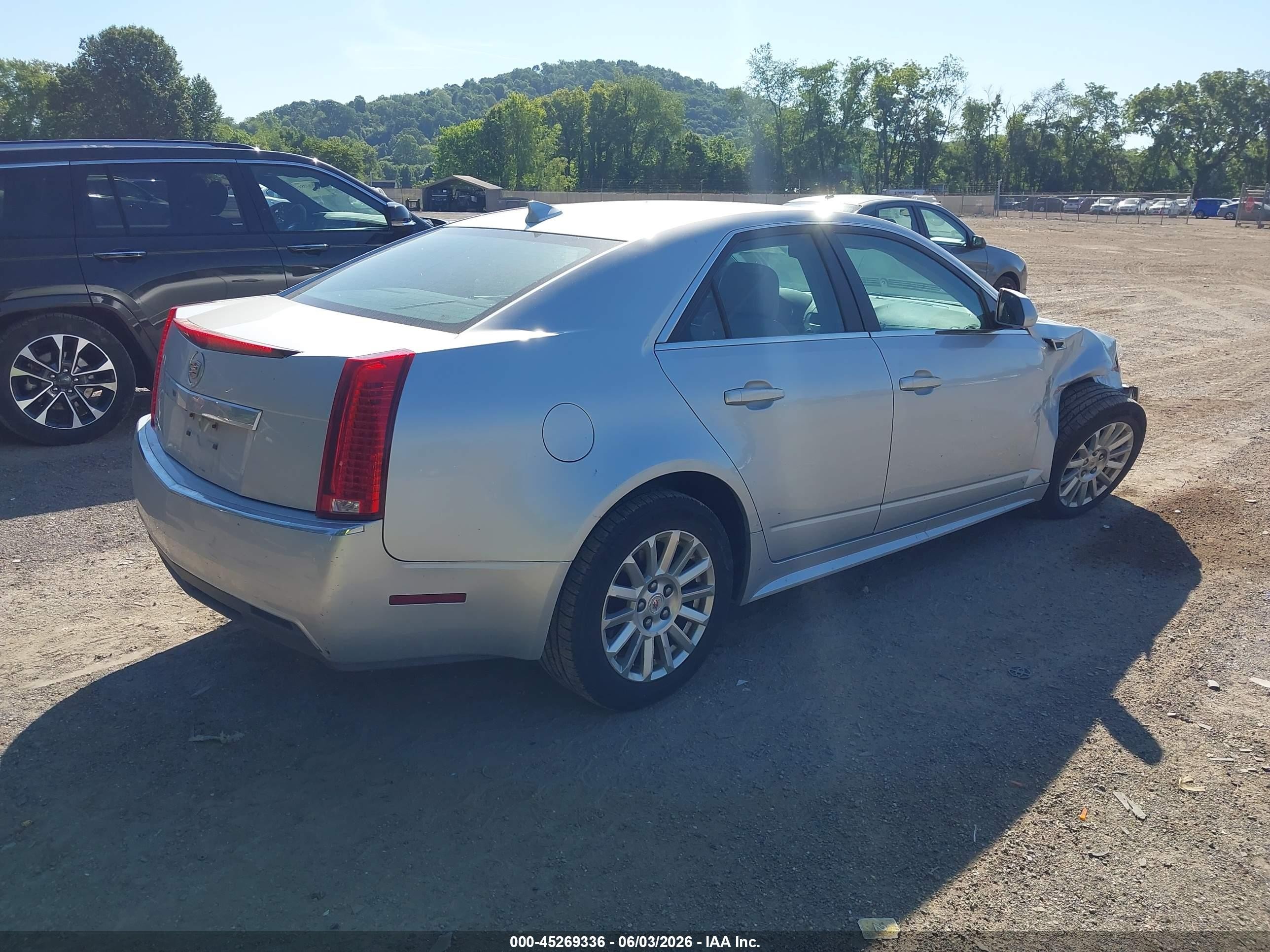 2011 Cadillac Cts Luxury Silver vin: 1G6DG5EY3B0116422