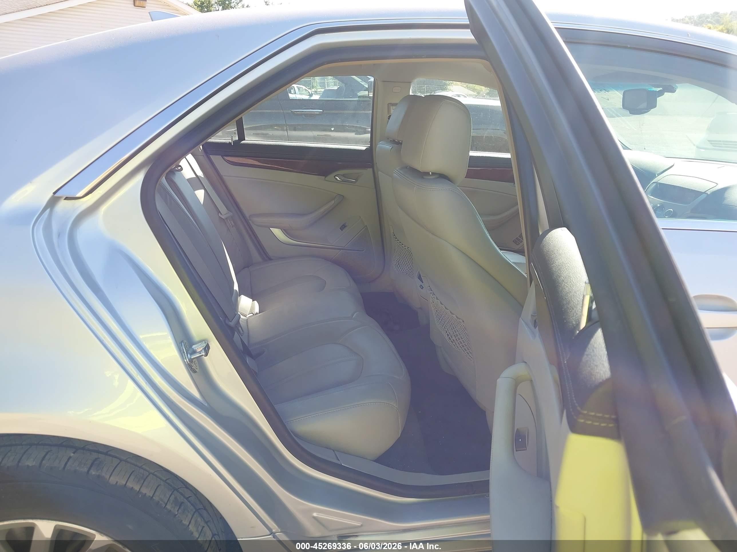 2011 Cadillac Cts Luxury Silver vin: 1G6DG5EY3B0116422