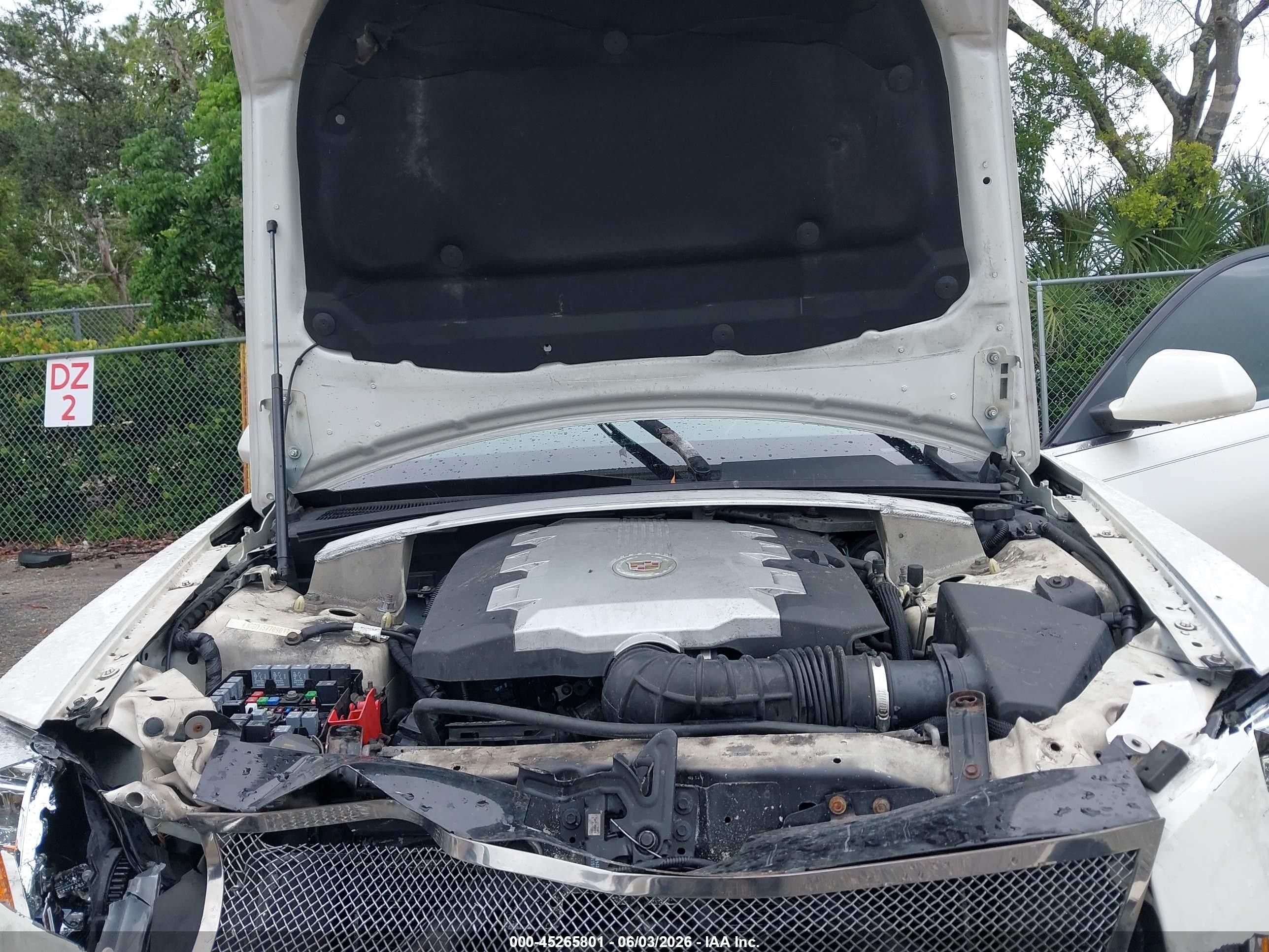 2009 Cadillac Cts Standard White vin: 1G6DJ577890113130