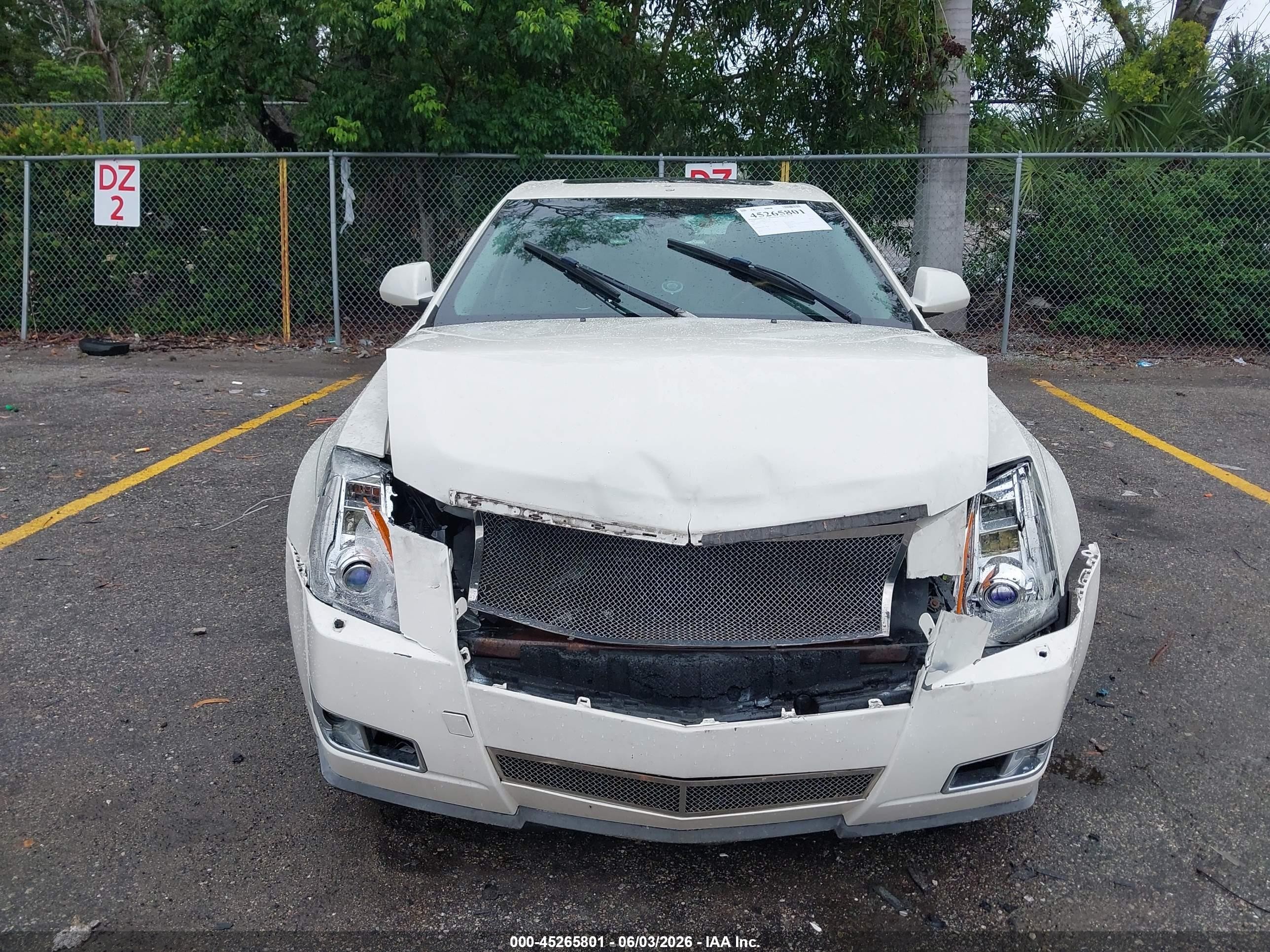 2009 Cadillac Cts Standard White vin: 1G6DJ577890113130
