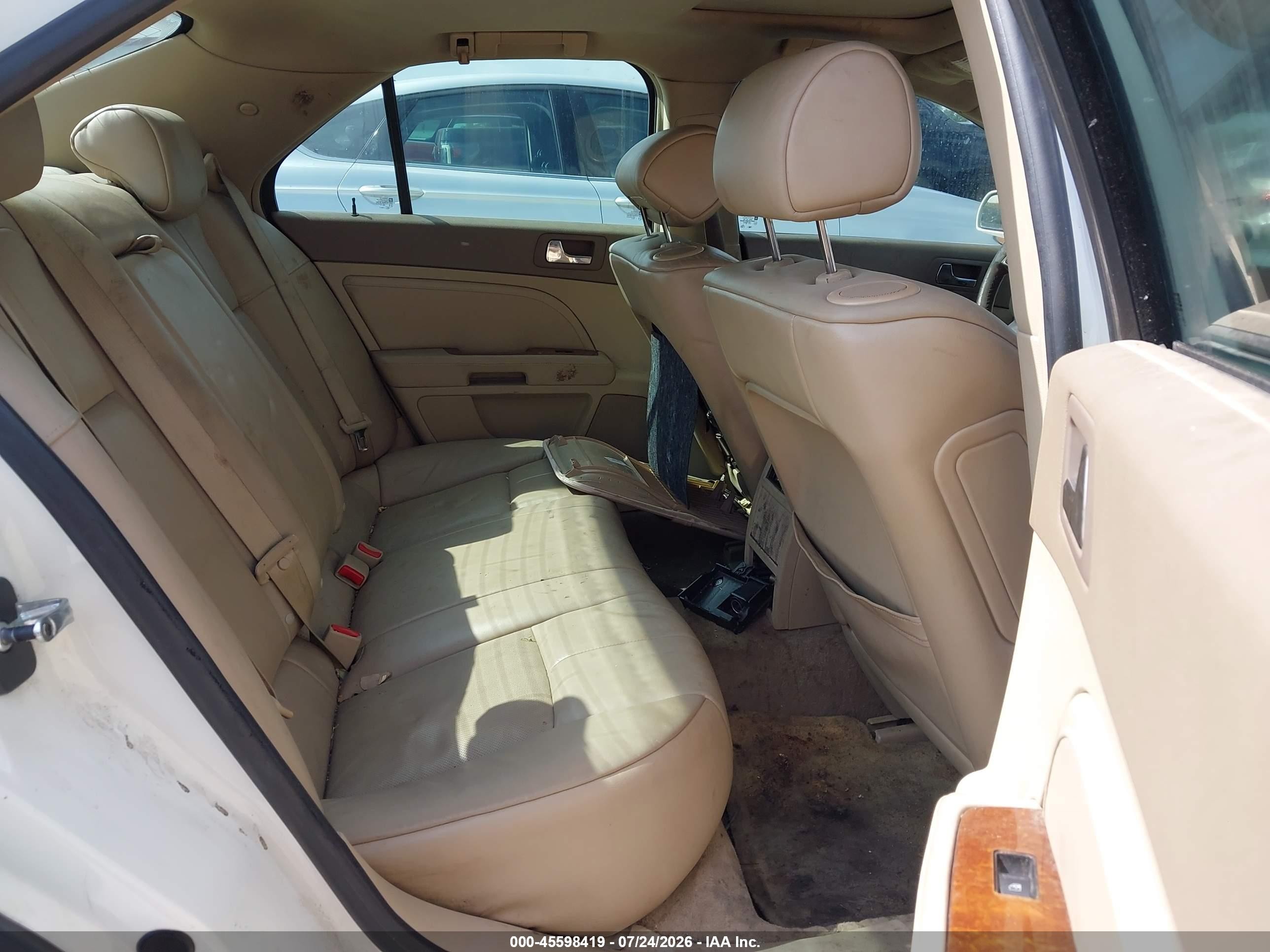 2009 Cadillac Sts Rwd W/1sb White vin: 1G6DK67V090102981