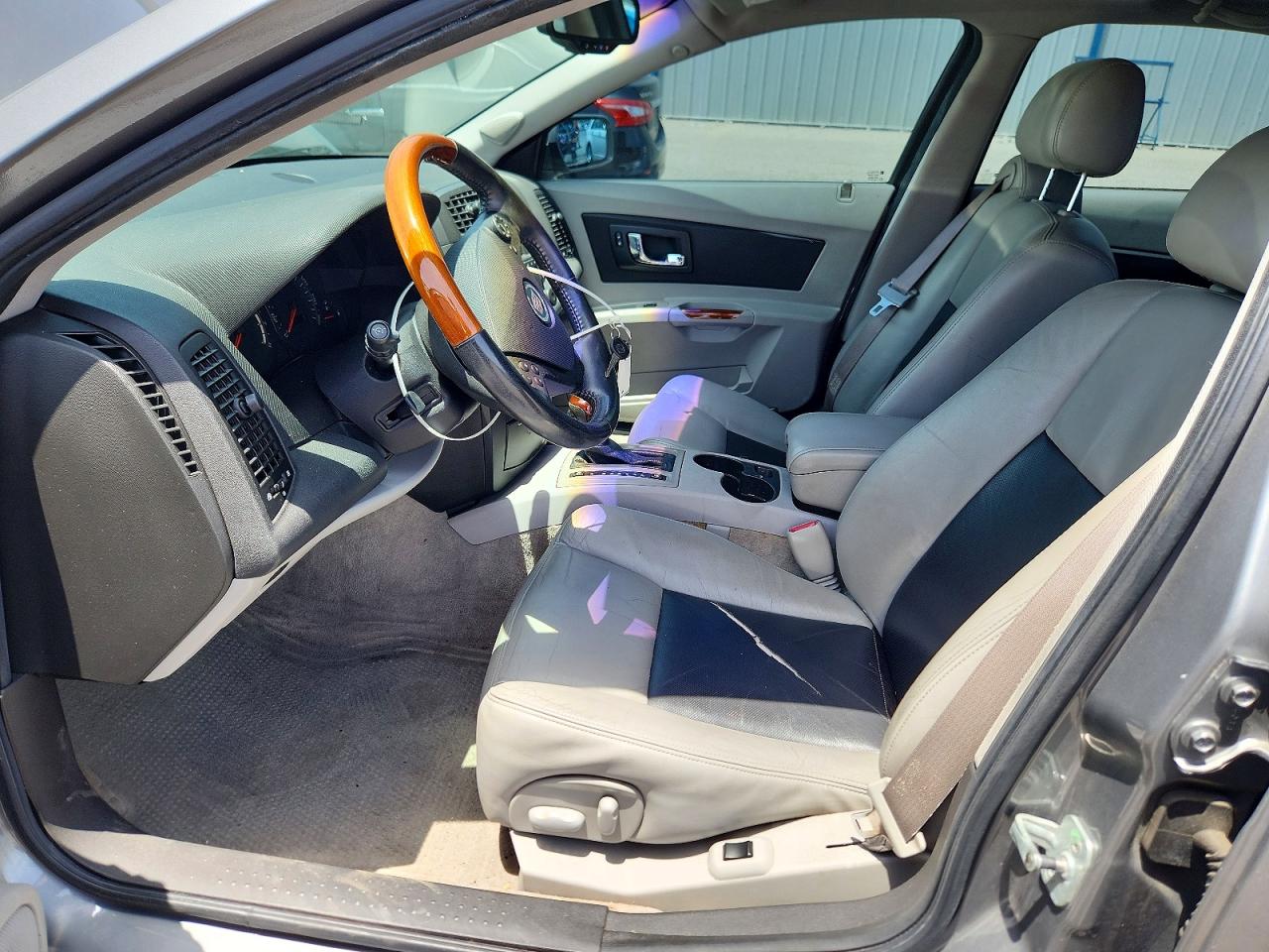 2004 Cadillac Cts Белый vin: 1G6DM577140100414