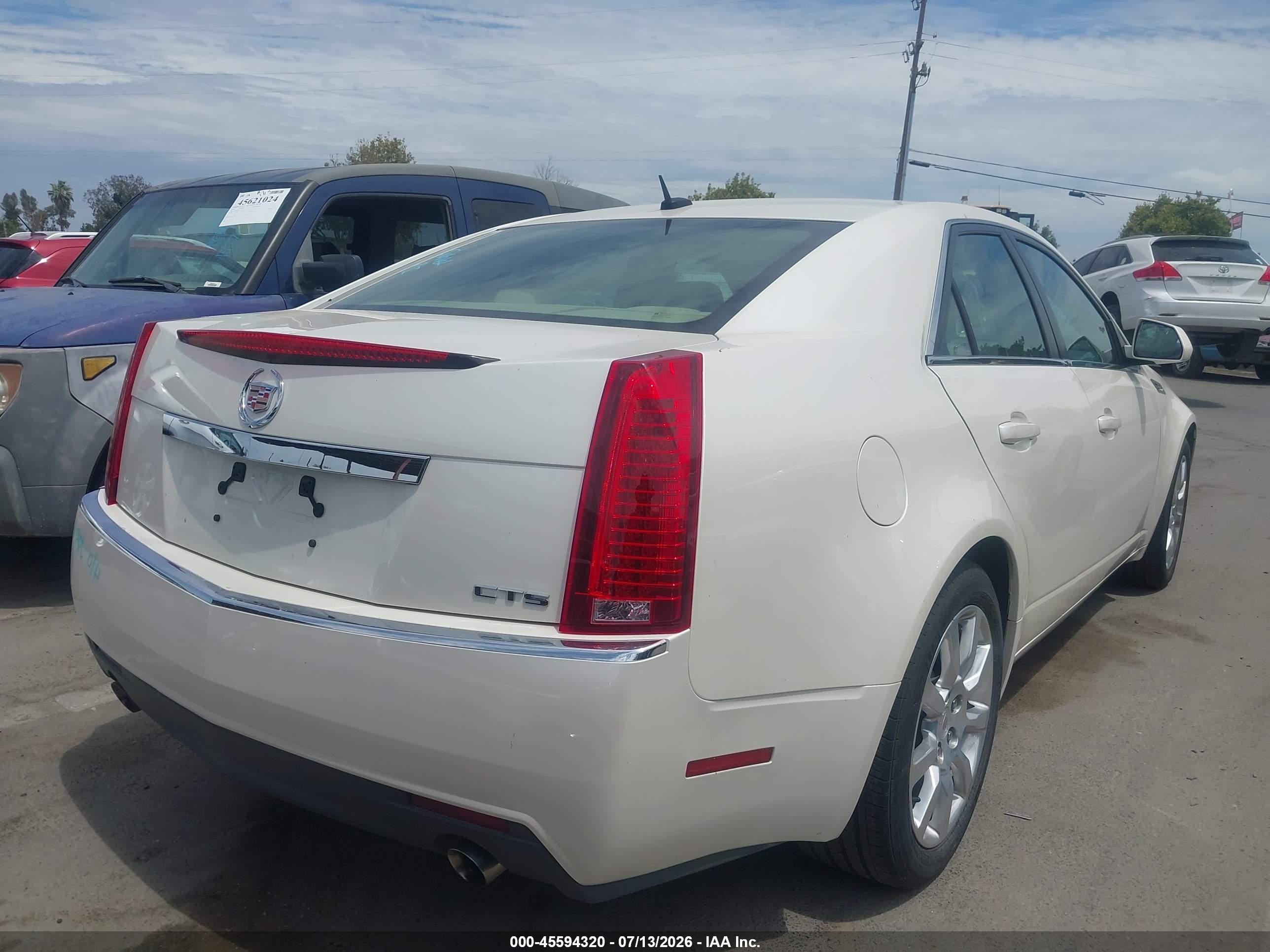 2008 Cadillac Cts Rwd W/1sa Белый vin: 1G6DM577380108522