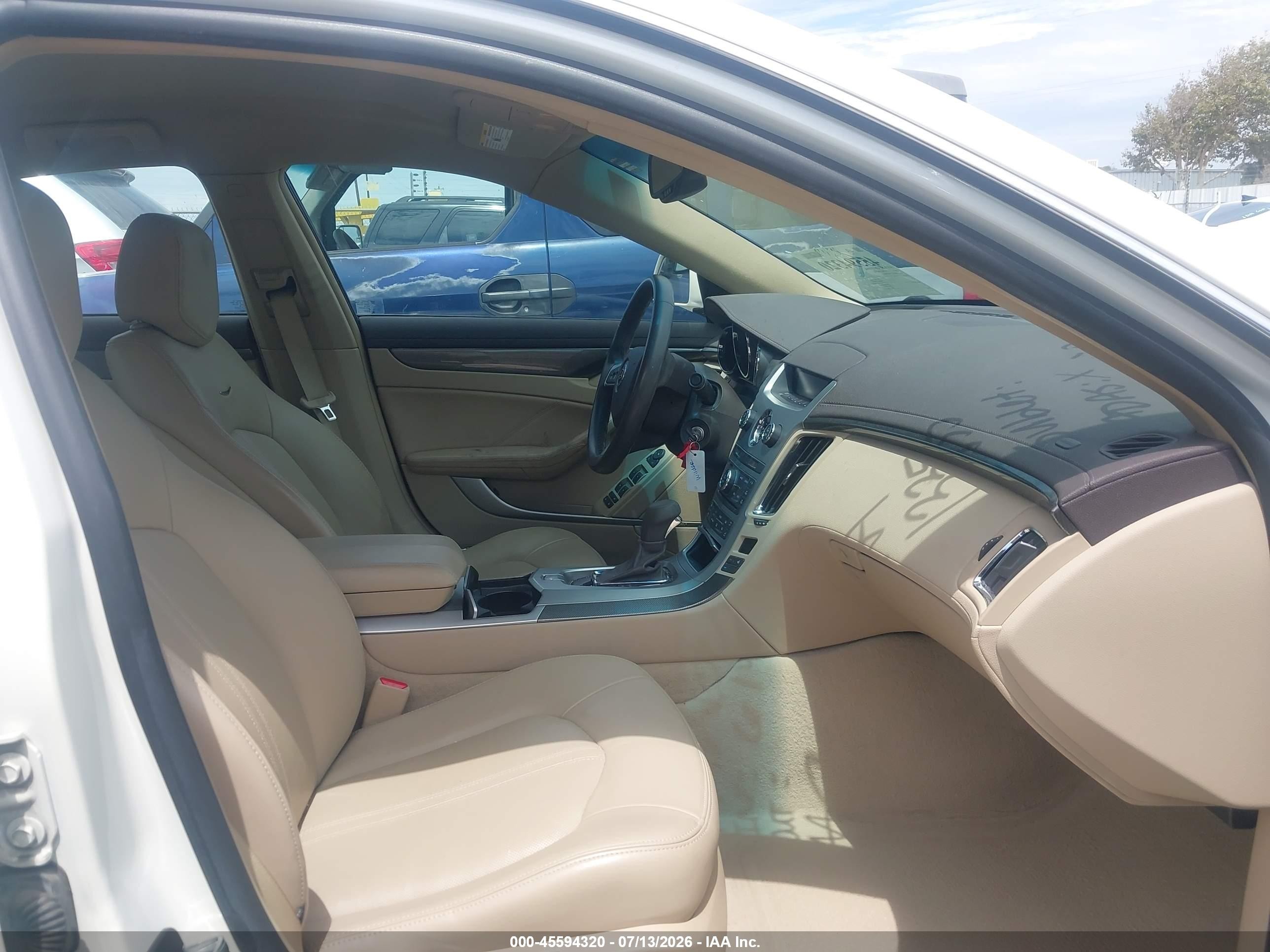 2008 Cadillac Cts Rwd W/1sa Белый vin: 1G6DM577380108522
