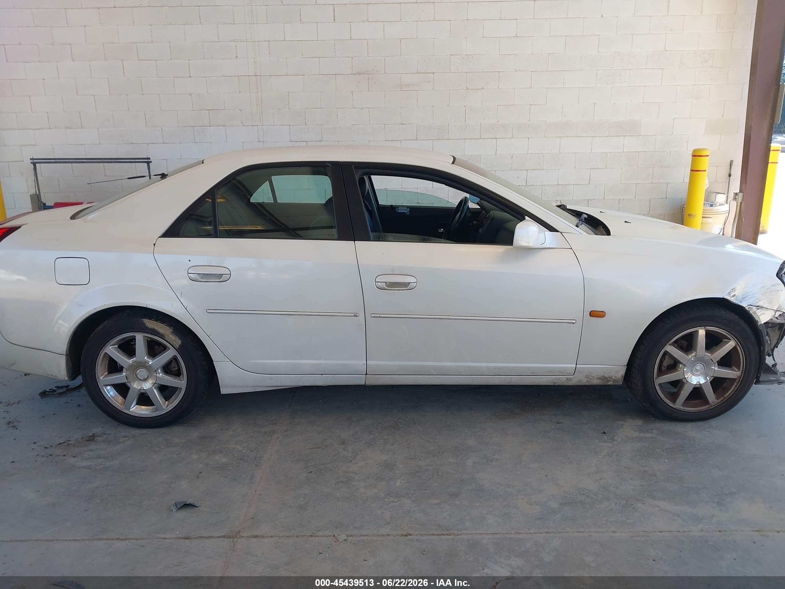 2004 Cadillac Cts Standard Белый vin: 1G6DM577440153673