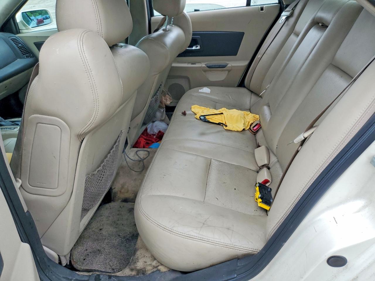 2004 Cadillac Cts White vin: 1G6DM577X40120659
