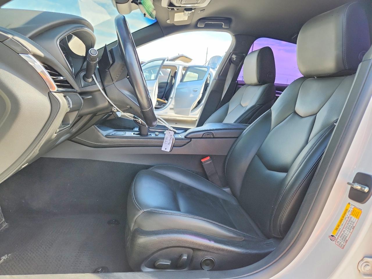 2020 Cadillac Ct5 Luxury White vin: 1G6DM5RKXL0138658