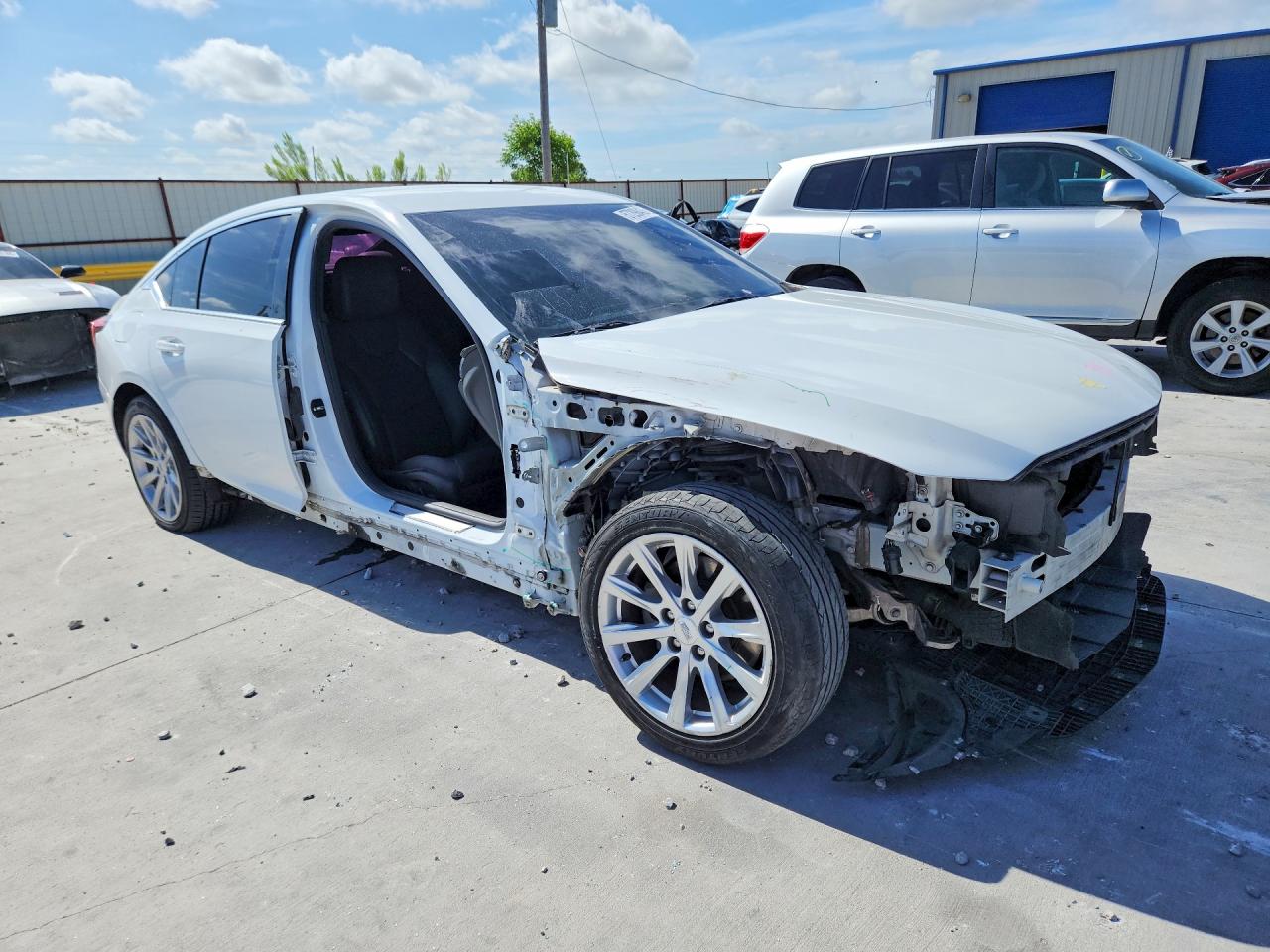 2020 Cadillac Ct5 Luxury White vin: 1G6DM5RKXL0138658