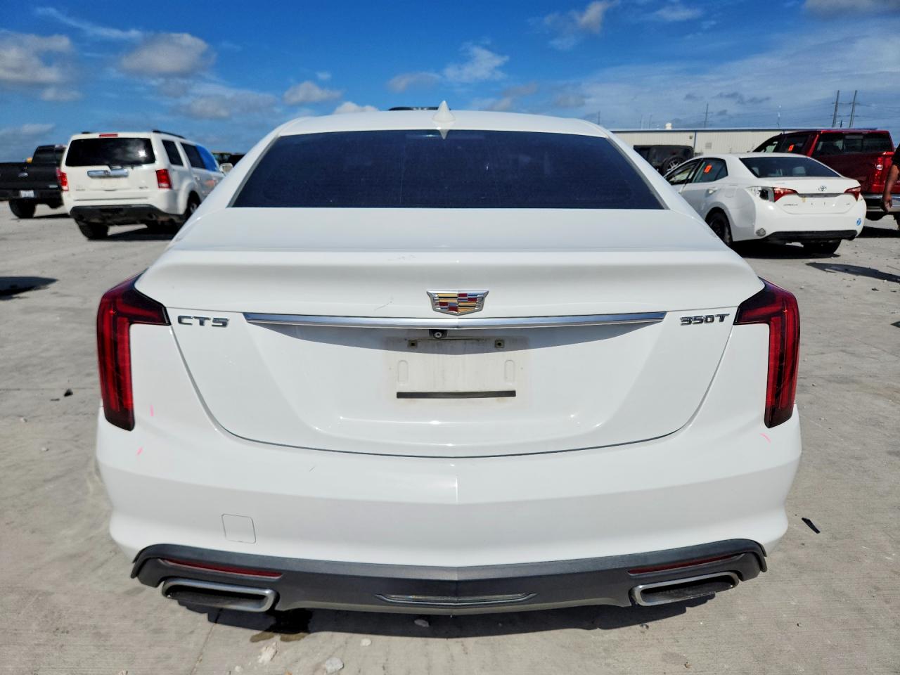 2020 Cadillac Ct5 Luxury White vin: 1G6DM5RKXL0138658