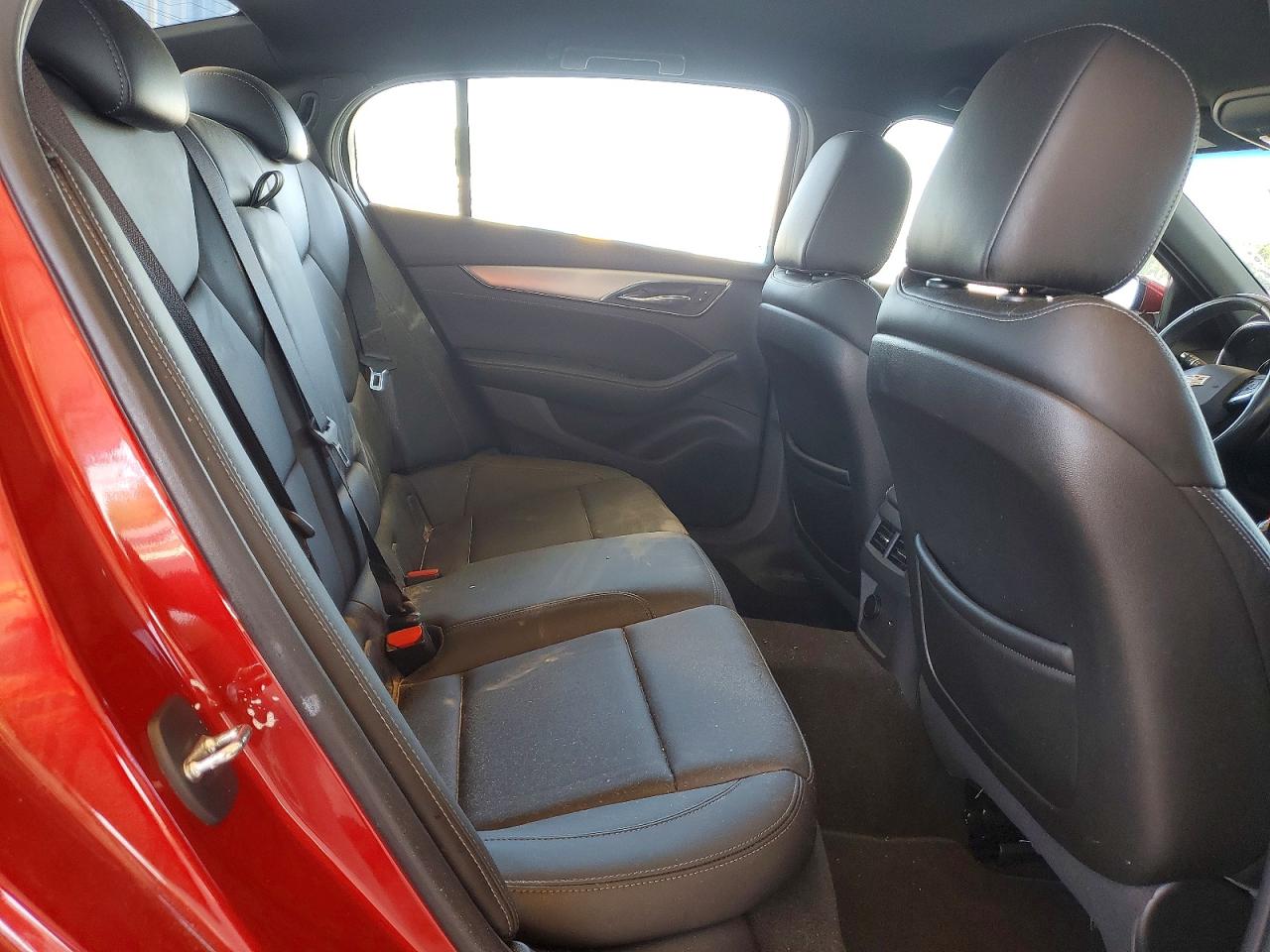 2022 Cadillac Ct5 Luxury Red vin: 1G6DM5RKXN0118106