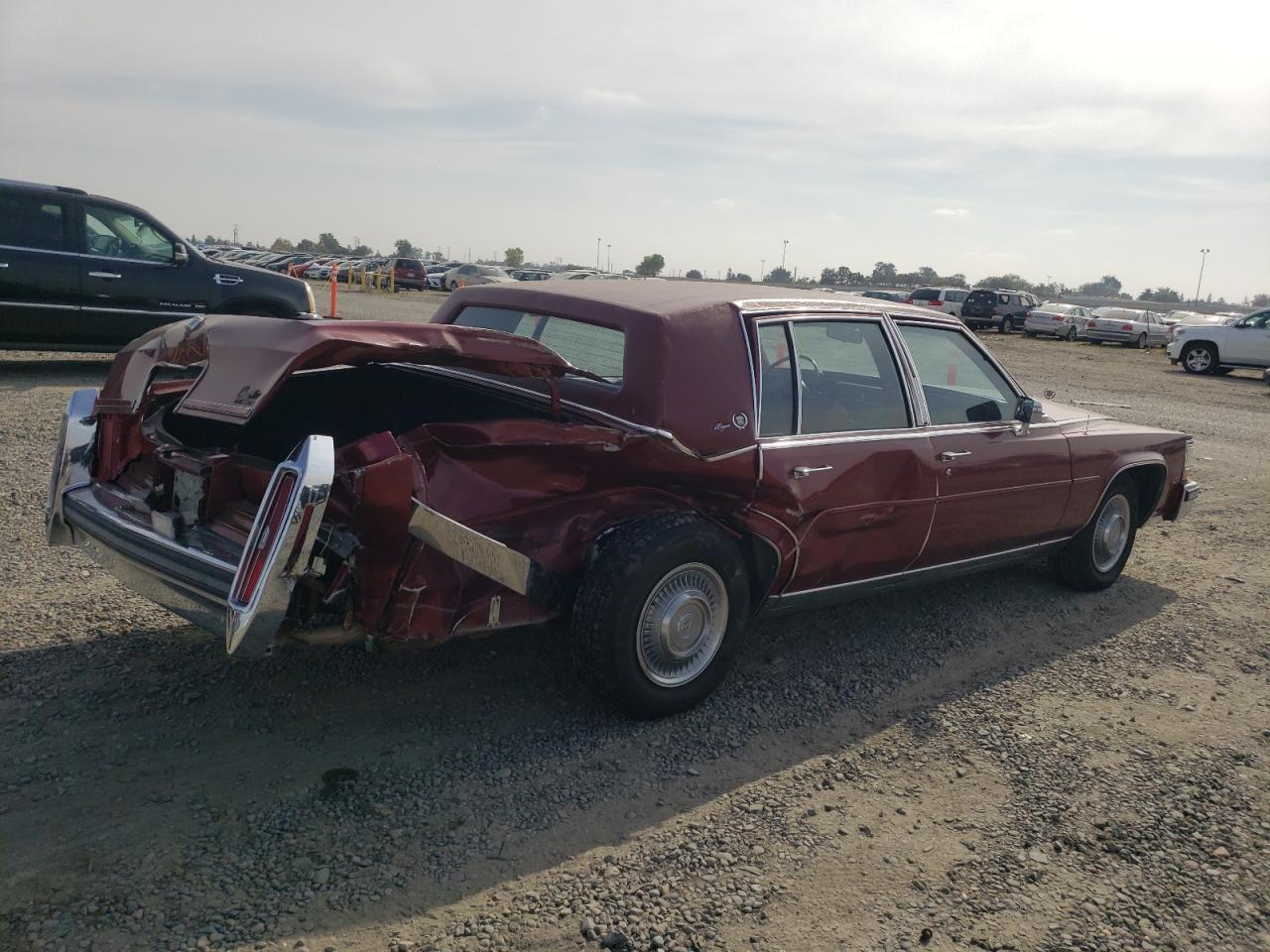 1987 Cadillac Brougham Red vin: 1G6DW51Y2H9733856