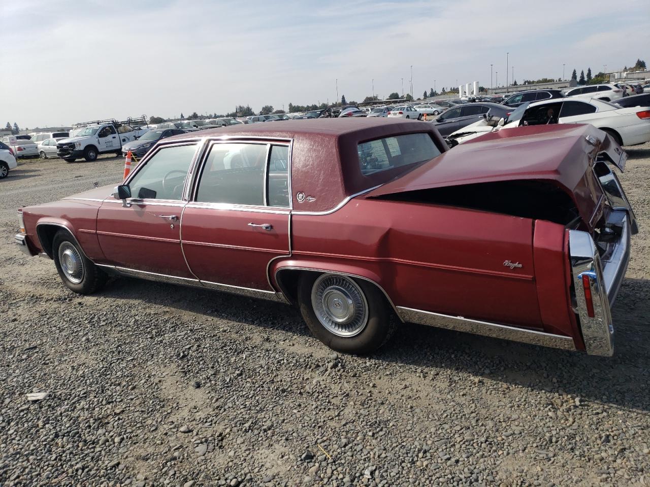 1987 Cadillac Brougham Red vin: 1G6DW51Y2H9733856