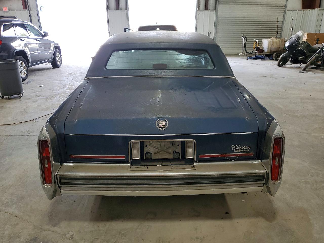 1988 Cadillac Brougham Blue vin: 1G6DW51Y4J9730057
