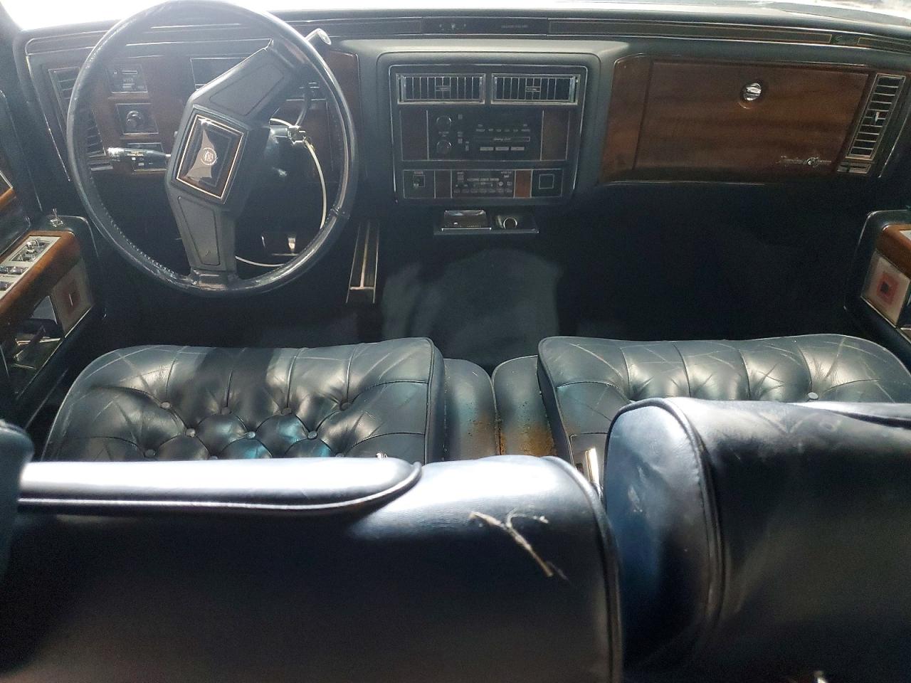 1988 Cadillac Brougham Blue vin: 1G6DW51Y4J9730057