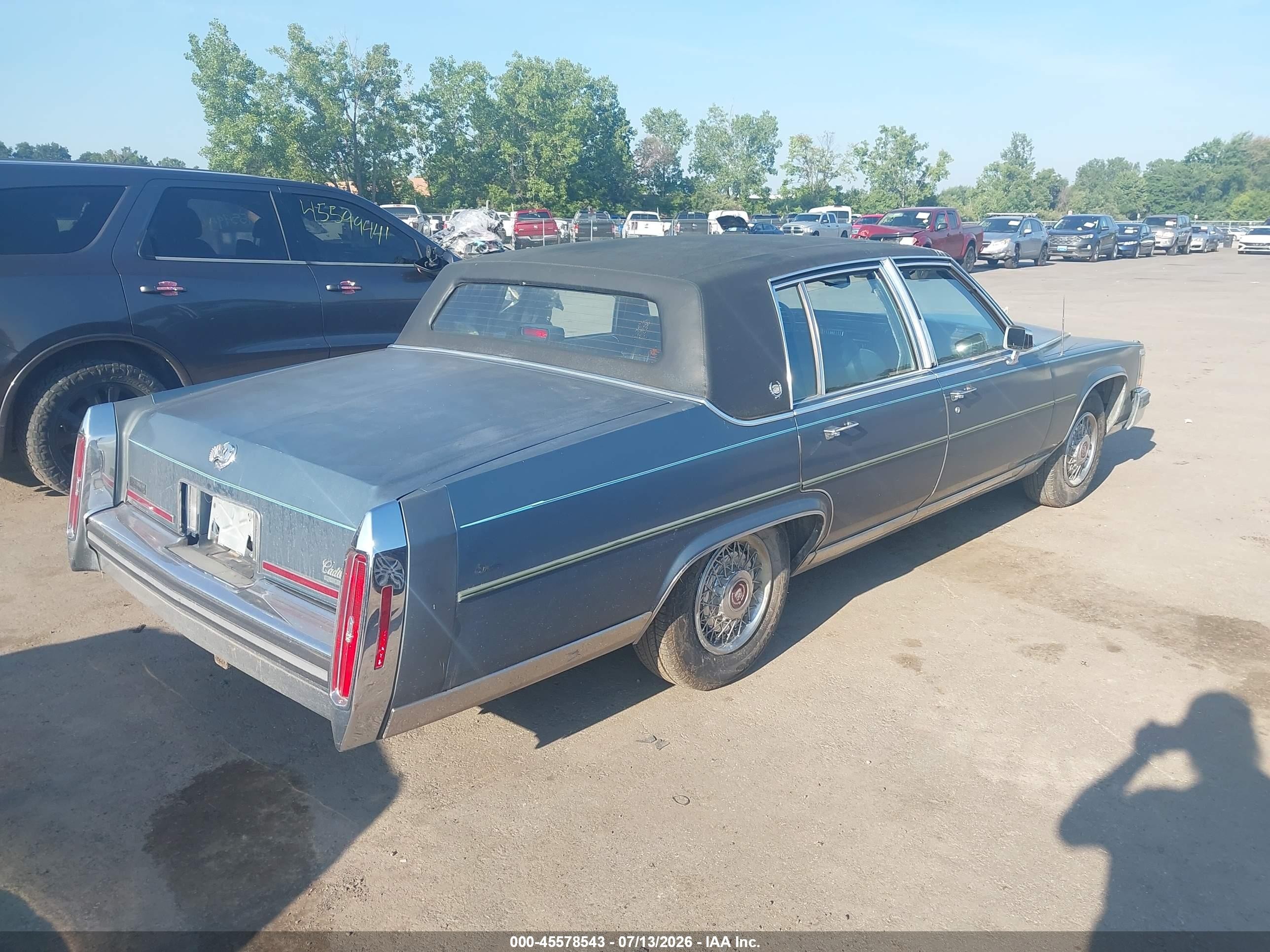 1987 Cadillac Brougham   Бирюзовый vin: 1G6DW51Y5H9726528