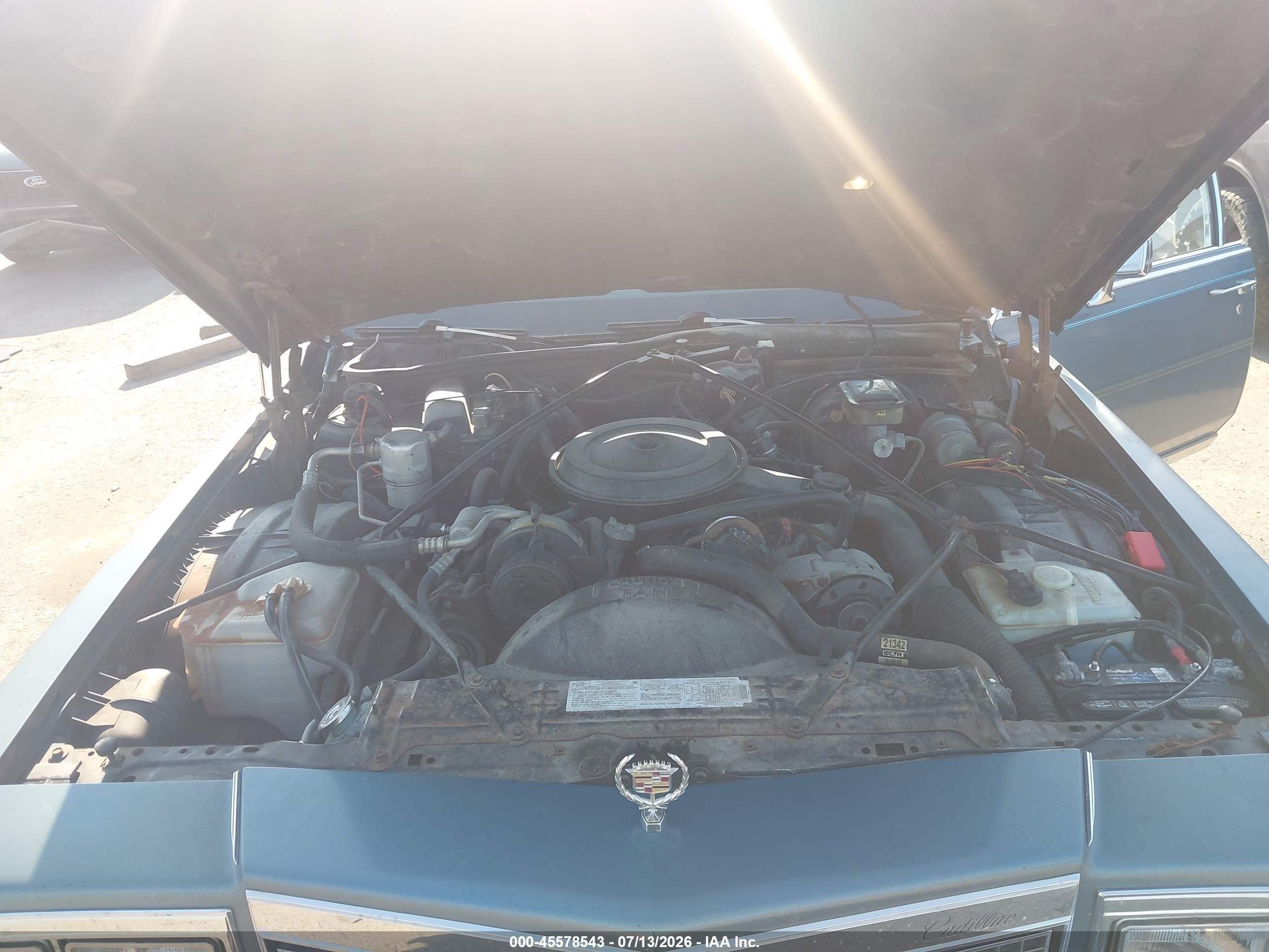 1987 Cadillac Brougham   Бирюзовый vin: 1G6DW51Y5H9726528